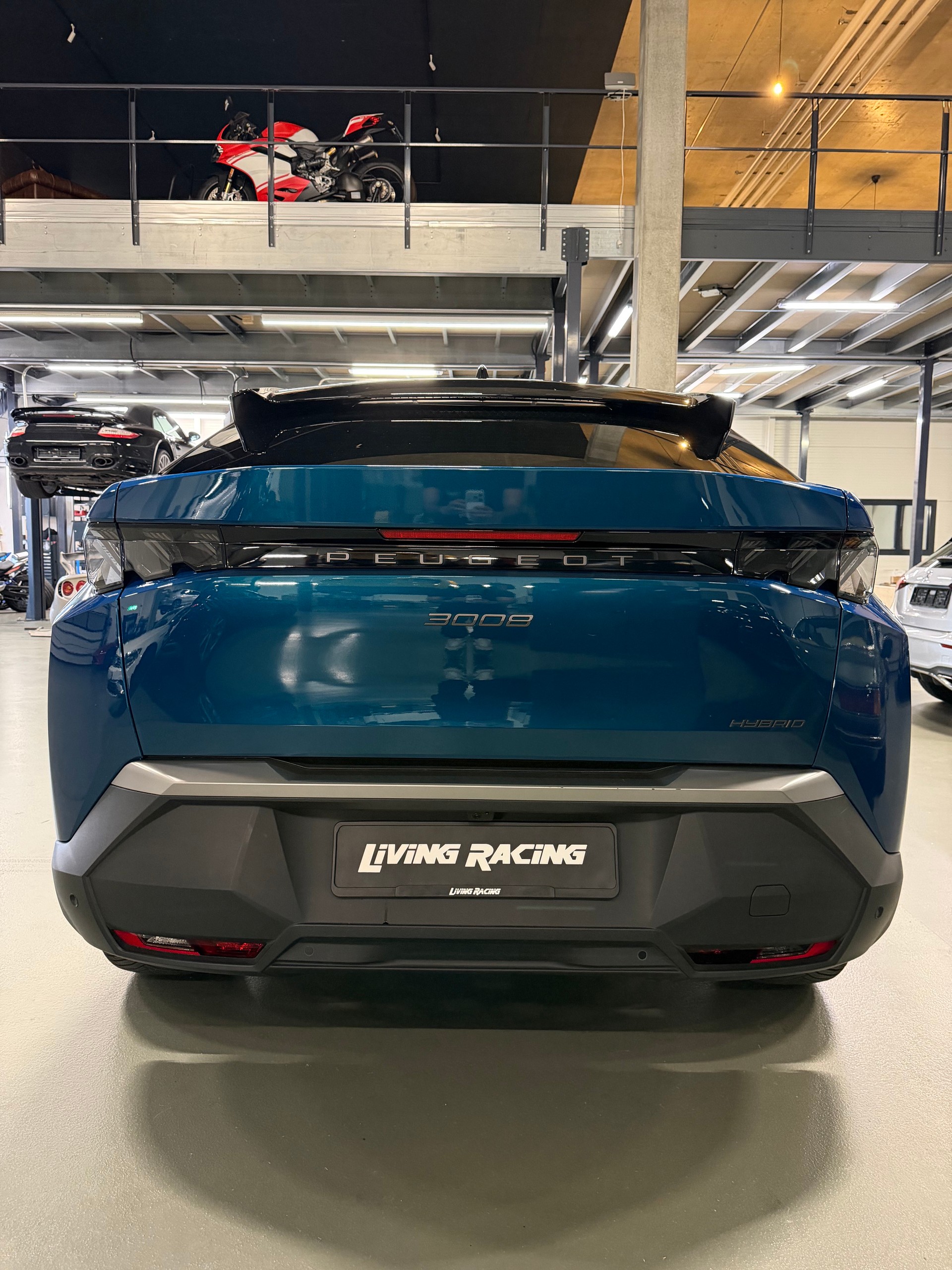 PEUGEOT 3008 145 e-DCS6 Hybrid GT *Full opt.*-image-3