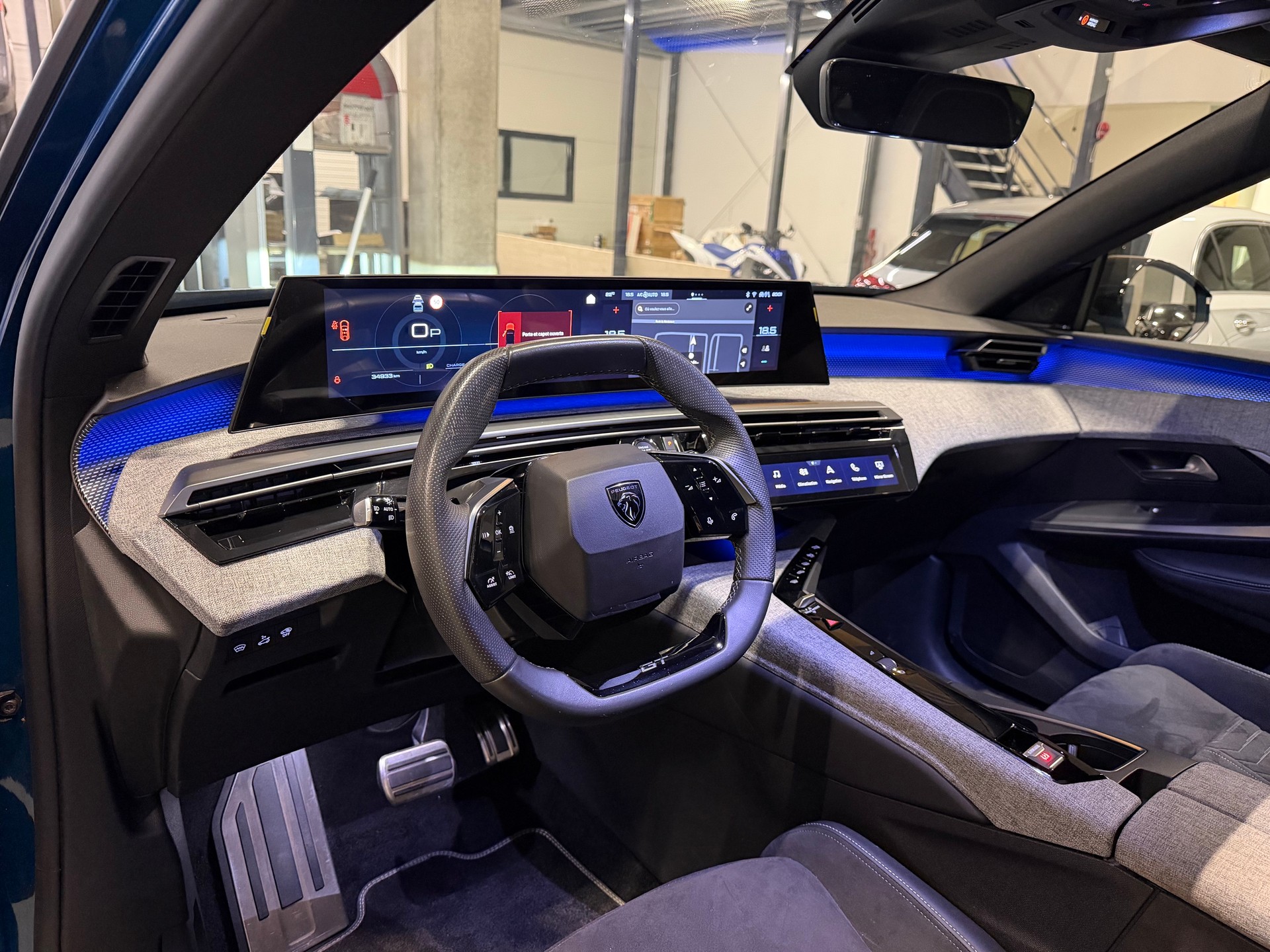 PEUGEOT 3008 145 e-DCS6 Hybrid GT *Full opt.*-image-7