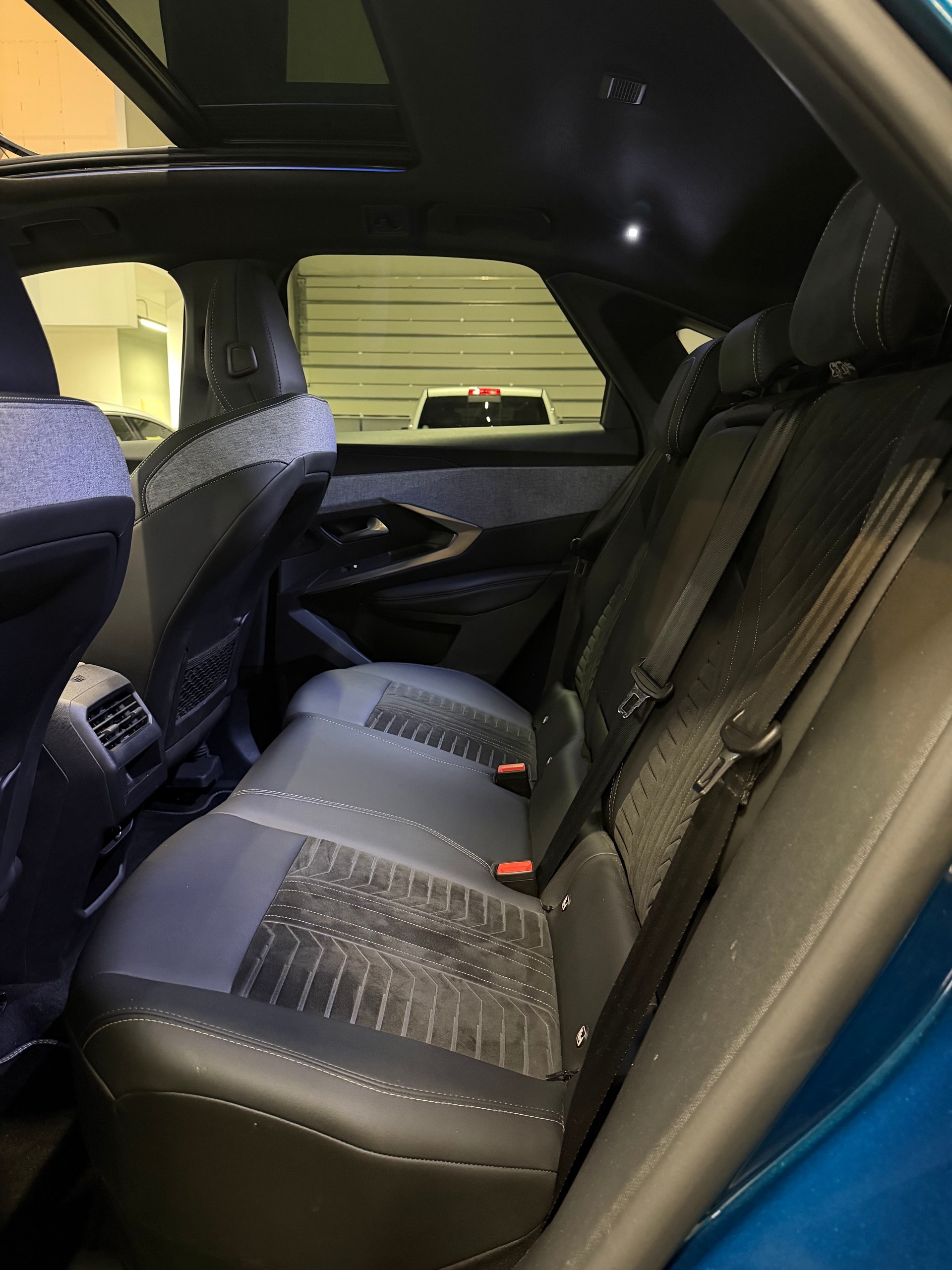 PEUGEOT 3008 145 e-DCS6 Hybrid GT *Full opt.*-image-10