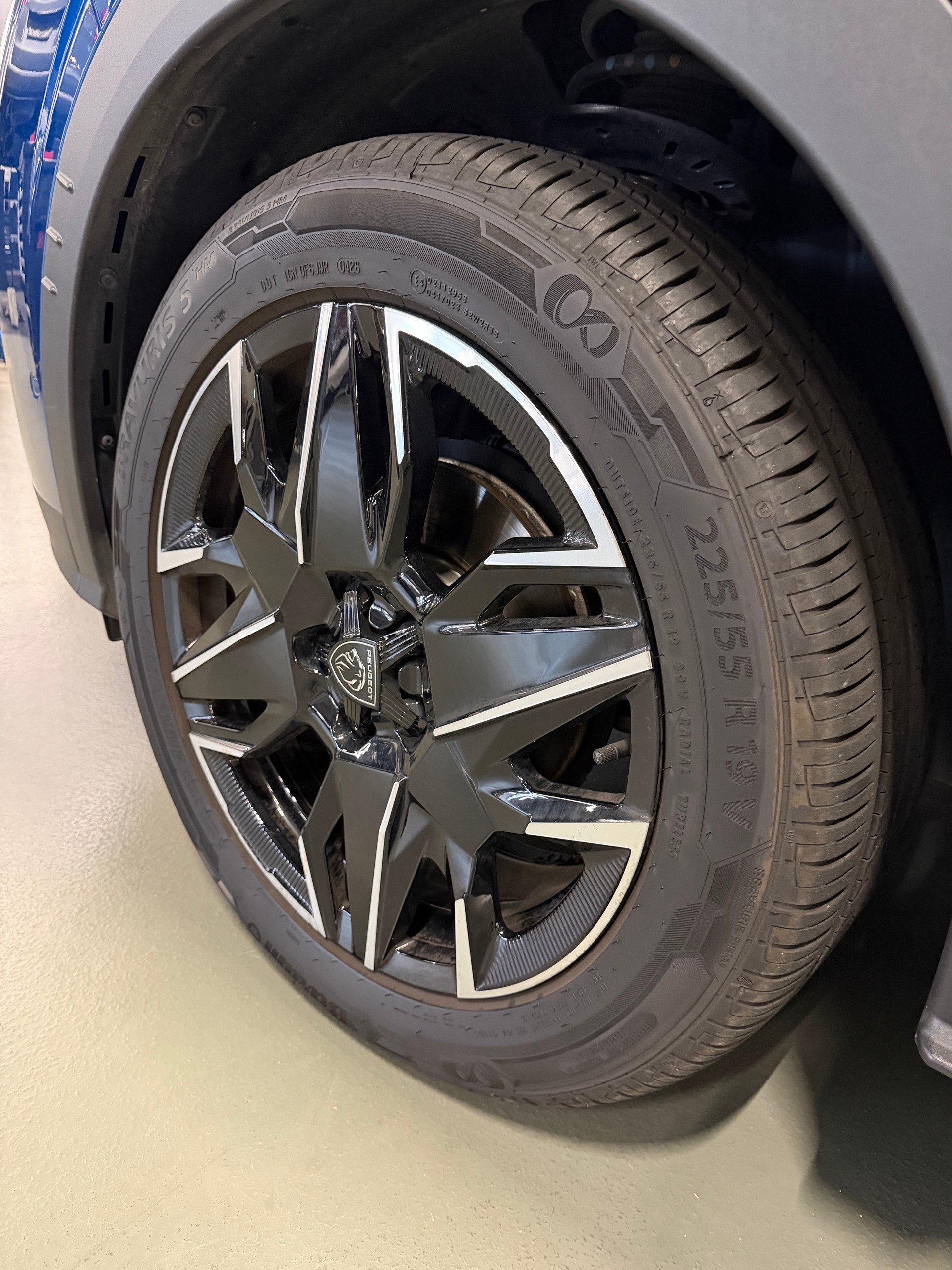 PEUGEOT 3008 145 e-DCS6 Hybrid GT *Full opt.*-image-6
