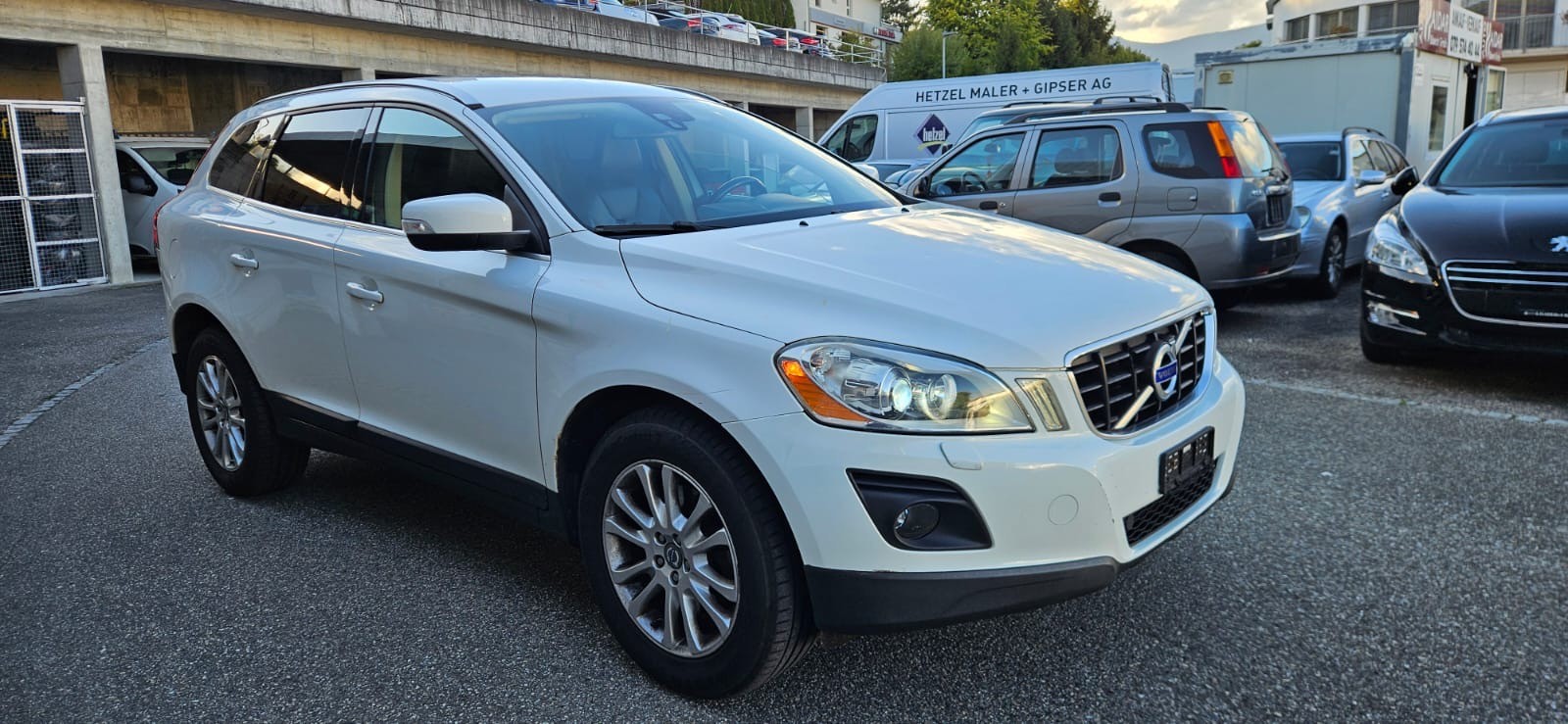 VOLVO XC60 D5 AWD Momentum Geartronic-image-9