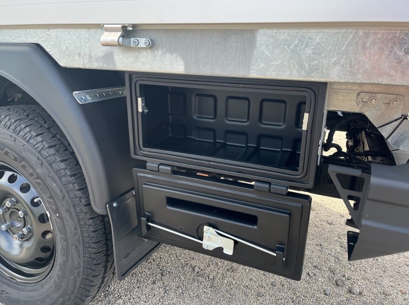 INEOS Grenadier 3.0D Utility Wagon 5-Sitz-image-11