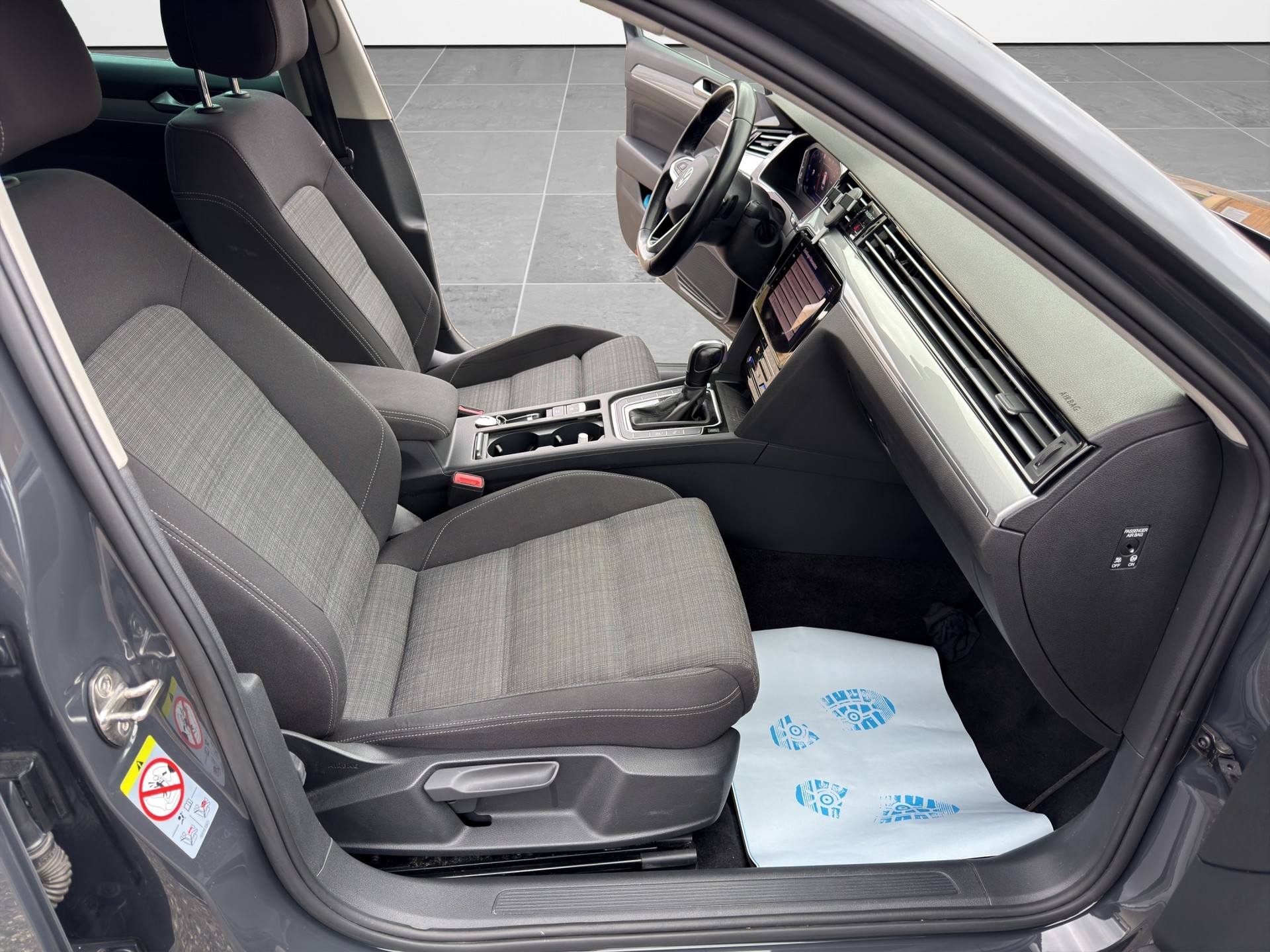 VW Passat 2.0 TDI BMT Elegance DSG-image-17