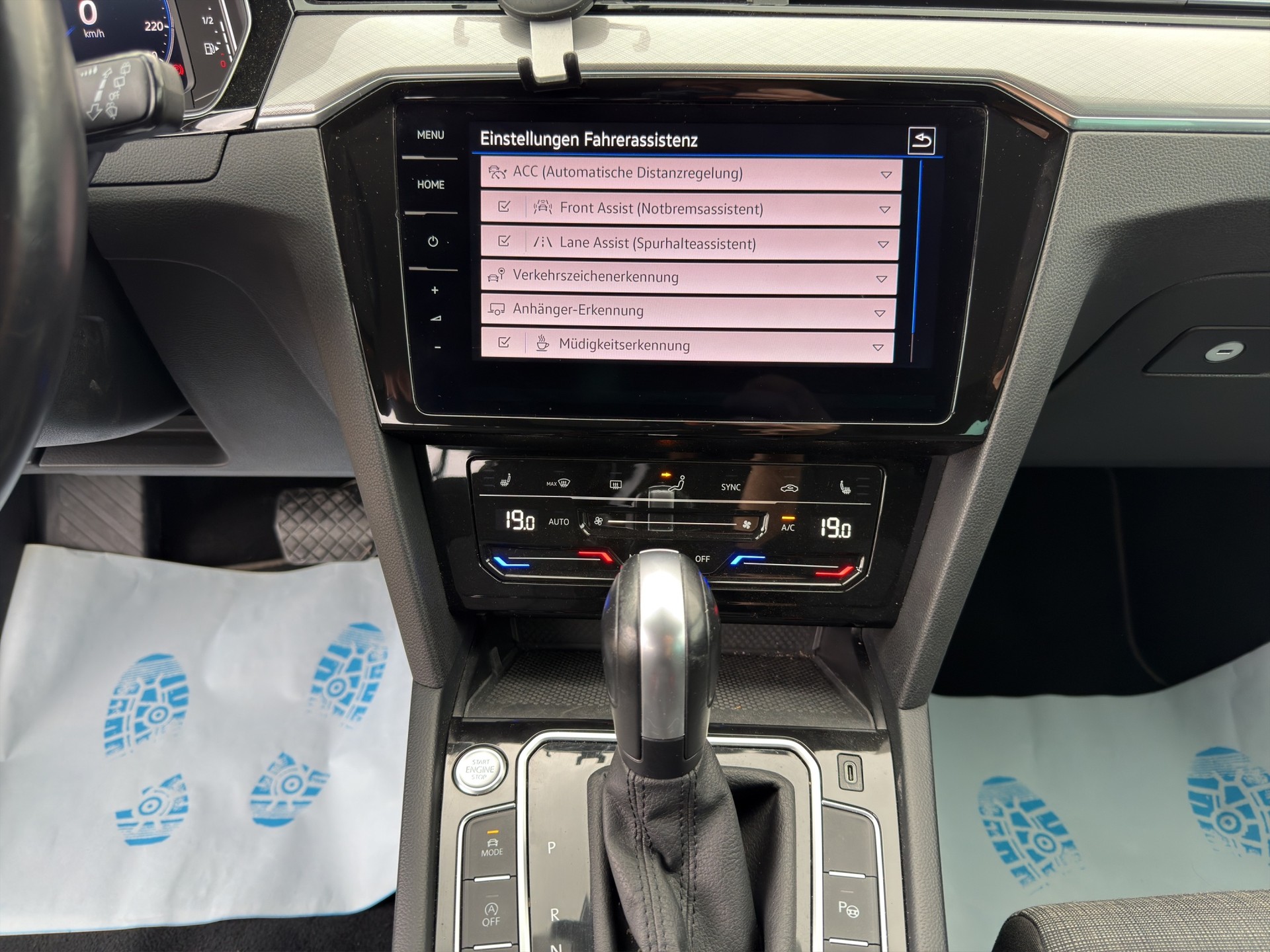 VW Passat 2.0 TDI BMT Elegance DSG-image-16