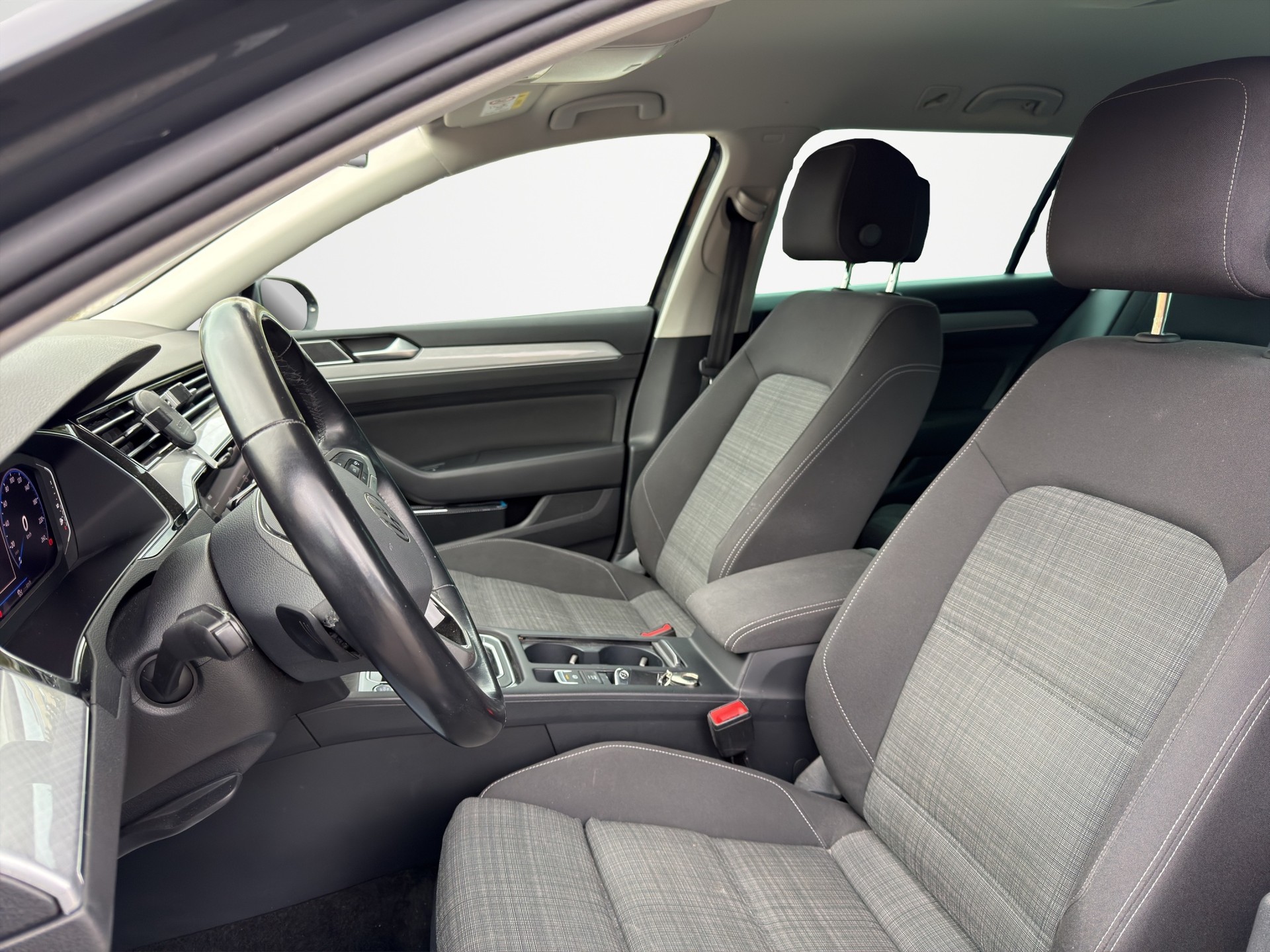 VW Passat 2.0 TDI BMT Elegance DSG-image-13