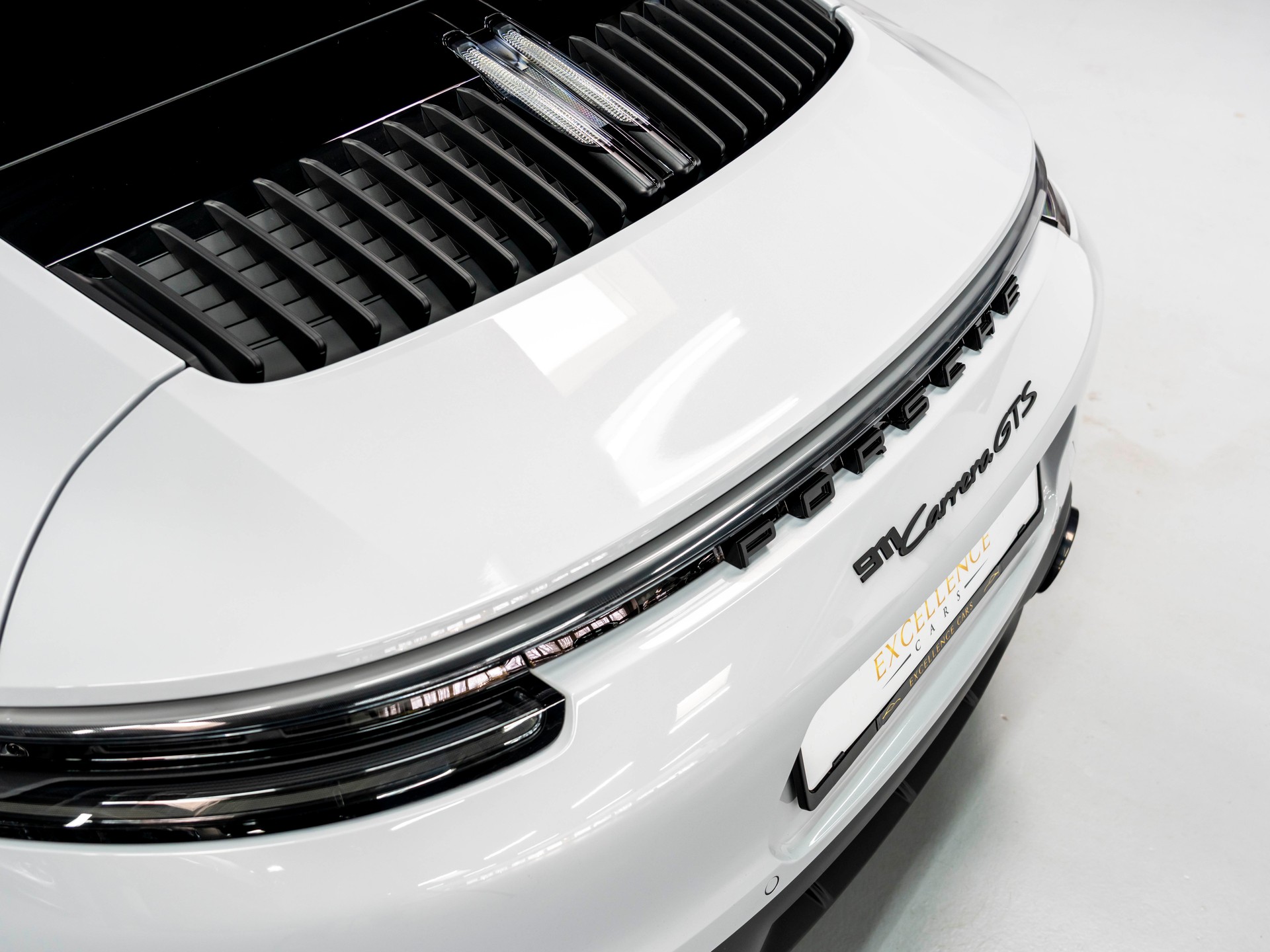 PORSCHE 911 Carrera GTS-image-29
