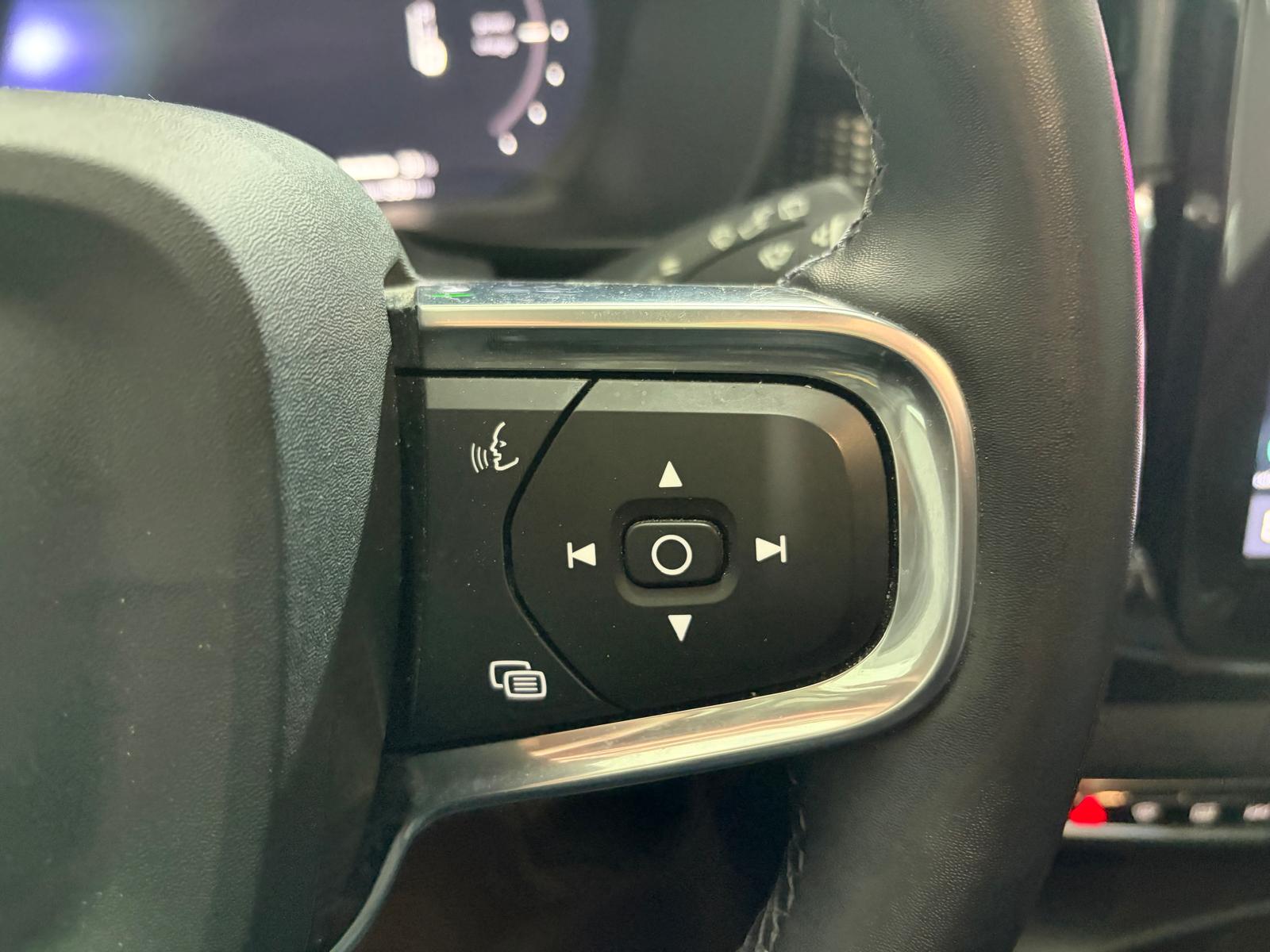 VOLVO XC40 Recharge P8 Twin AWD Pure Electric Pro-image-21
