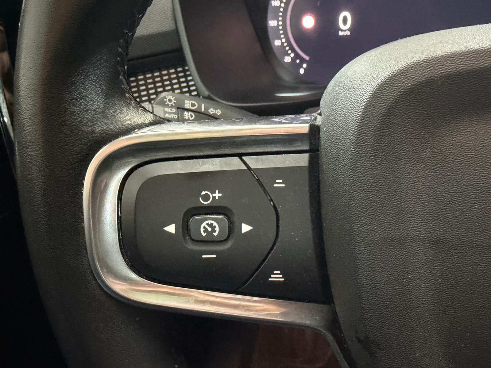 VOLVO XC40 Recharge P8 Twin AWD Pure Electric Pro-image-20