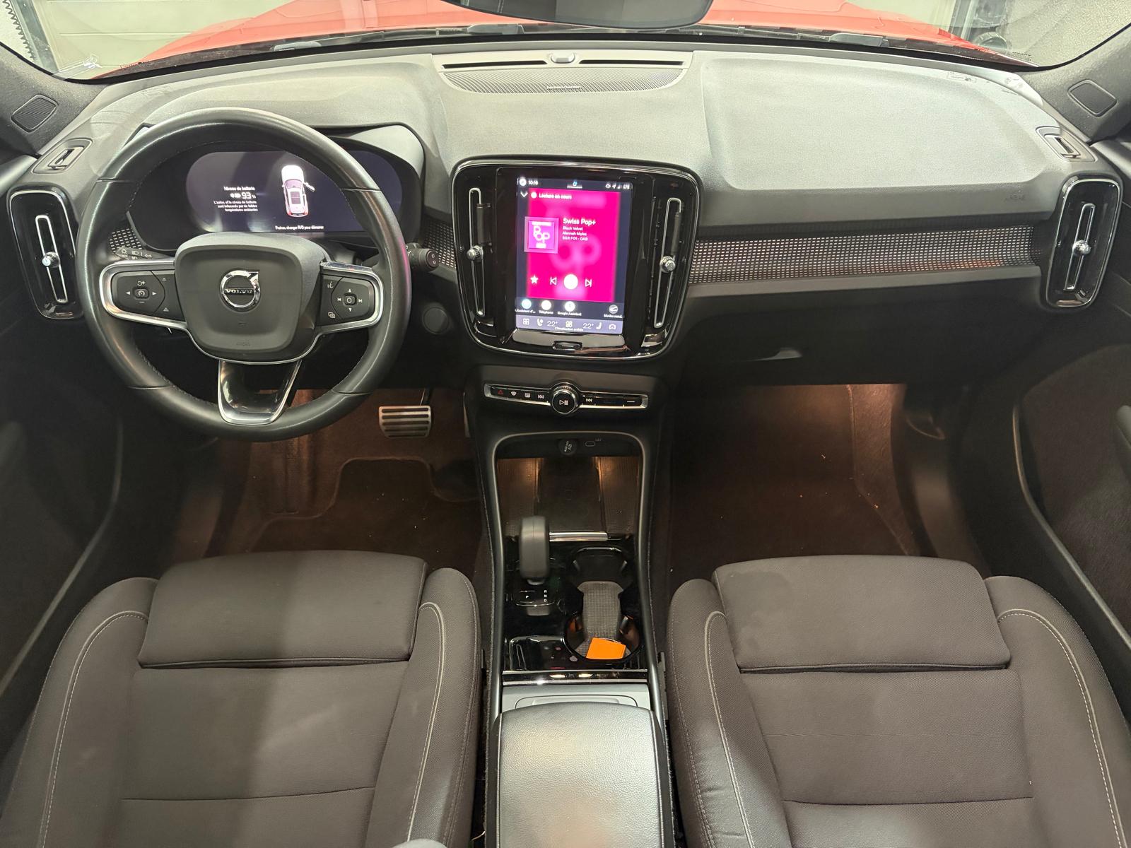 VOLVO XC40 Recharge P8 Twin AWD Pure Electric Pro-image-16