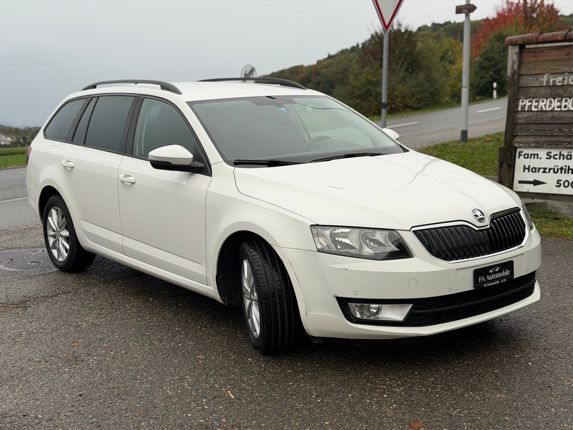 SKODA Octavia Combi 2.0 TDI Ambition DSG-image-5