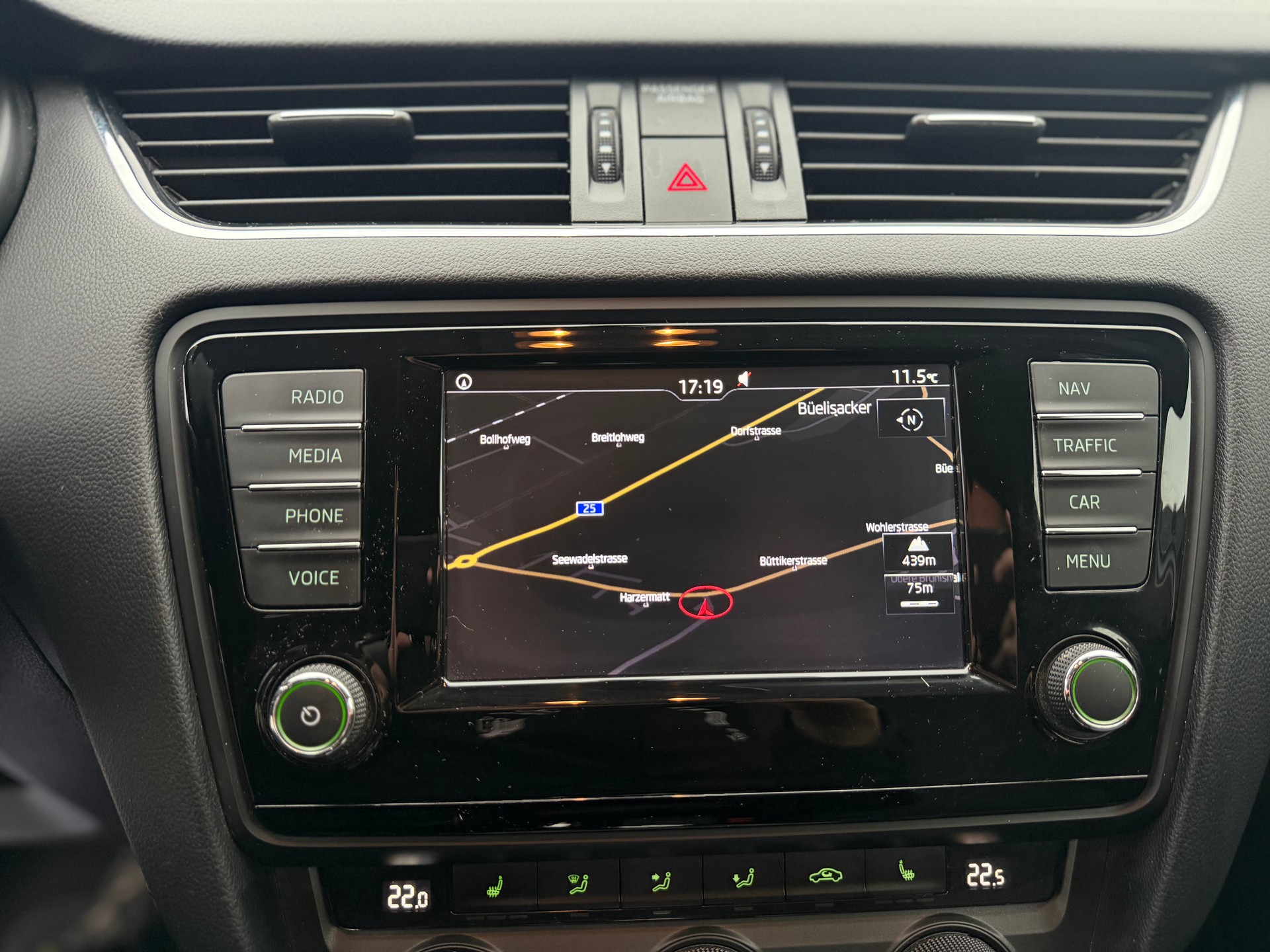SKODA Octavia Combi 2.0 TDI Ambition DSG-image-14