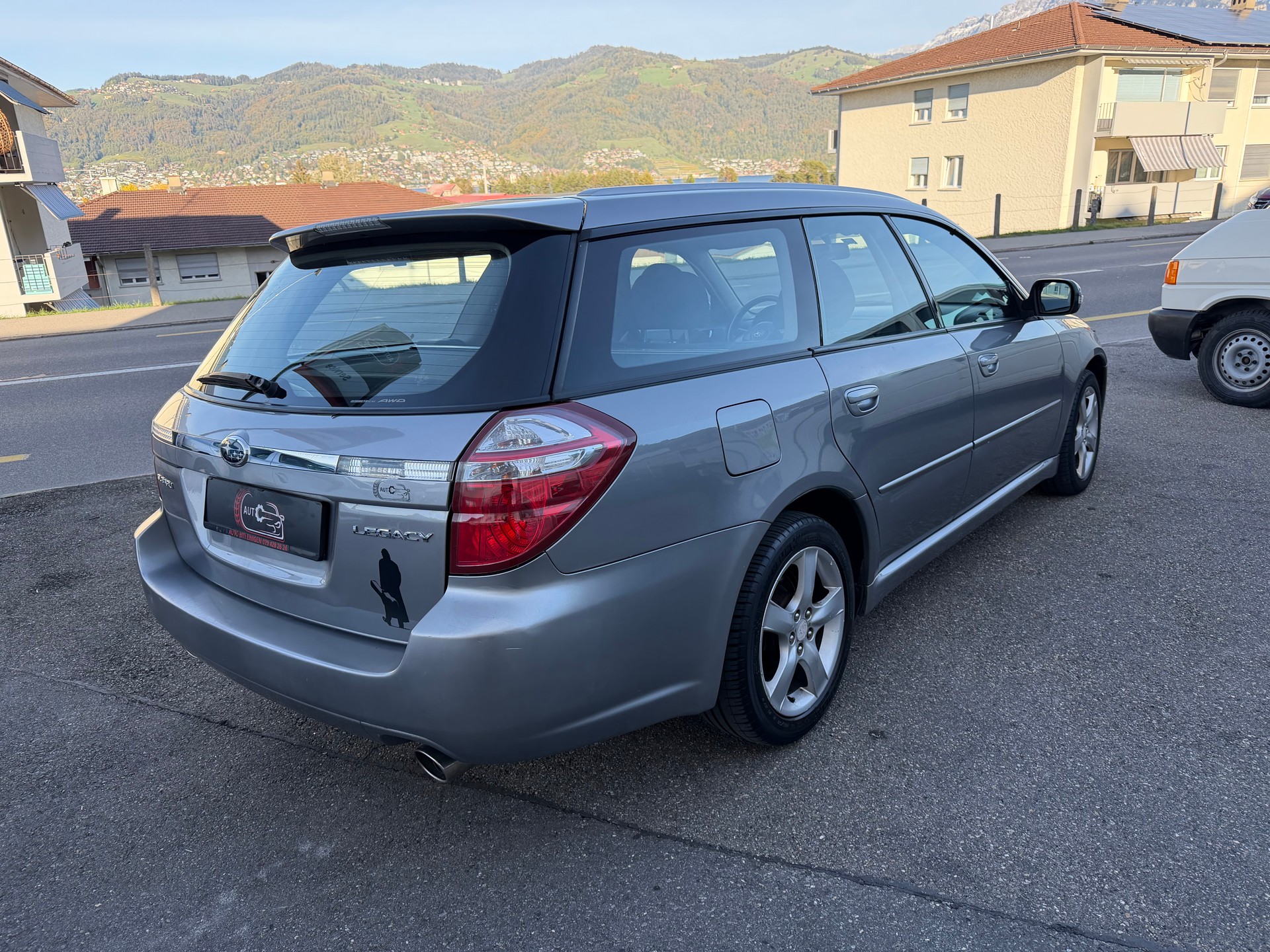 SUBARU Legacy 2.0R AWD Swiss-image-2