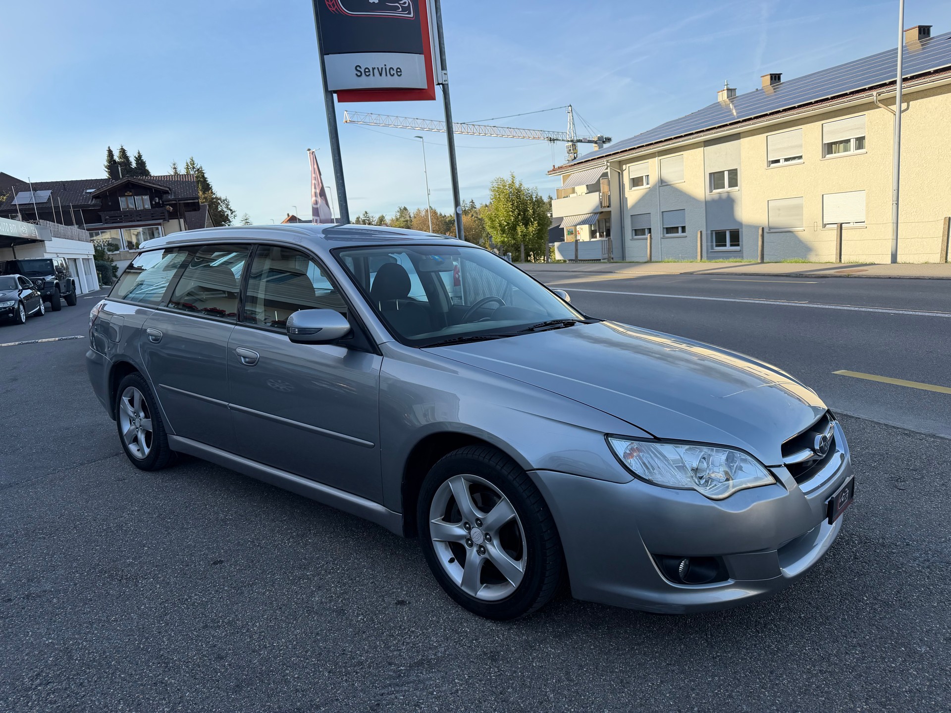 SUBARU Legacy 2.0R AWD Swiss-image-1