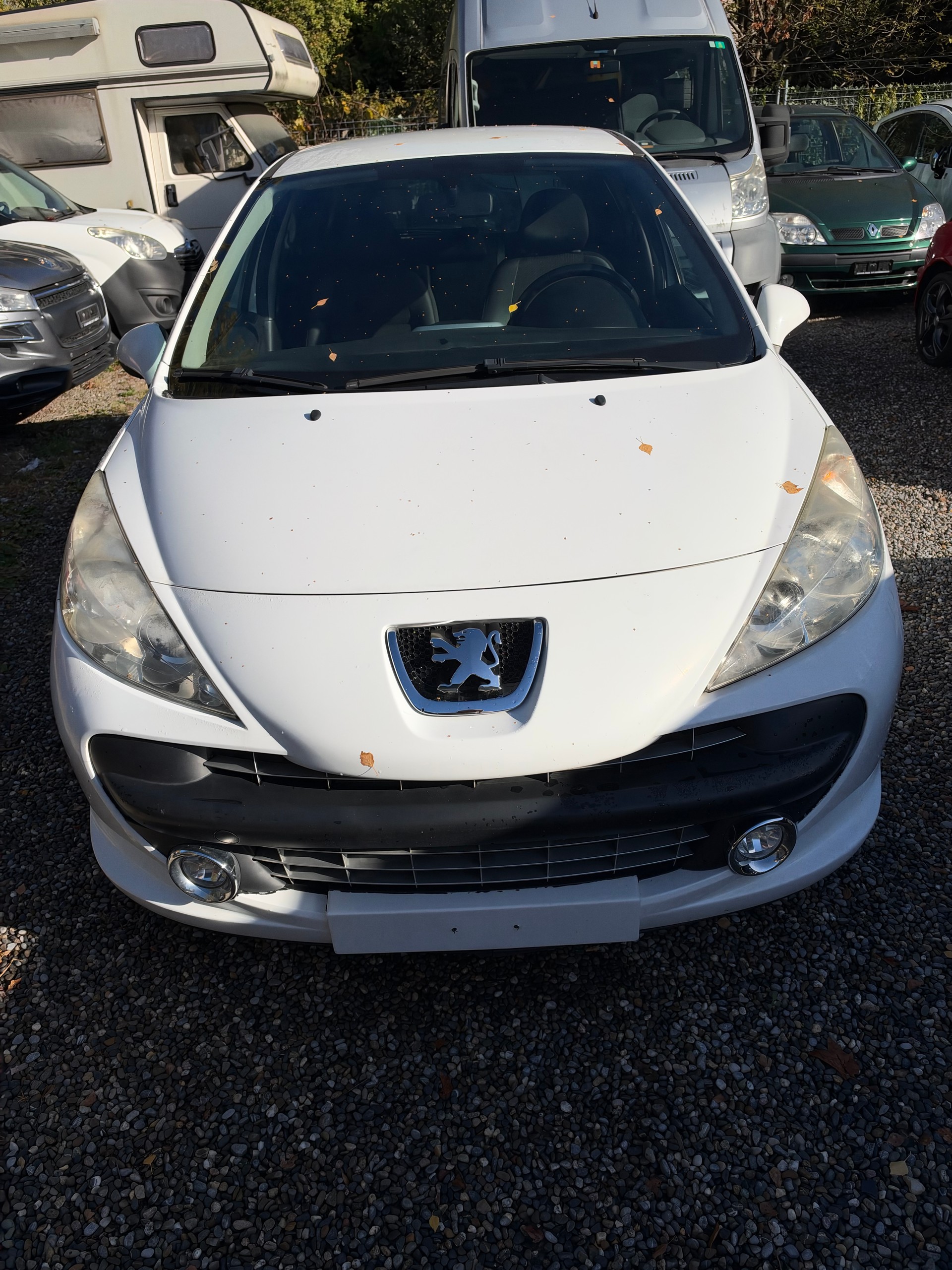 PEUGEOT 207 1.4 16V Swiss Edition-image-1