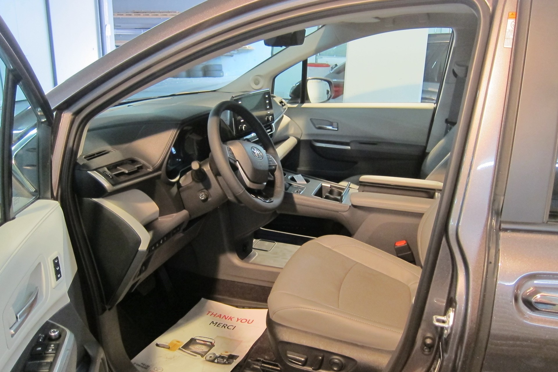 TOYOTA SIENNA HYBRID AWD LIMITED TECHNOLOGY-PAKET-image-9