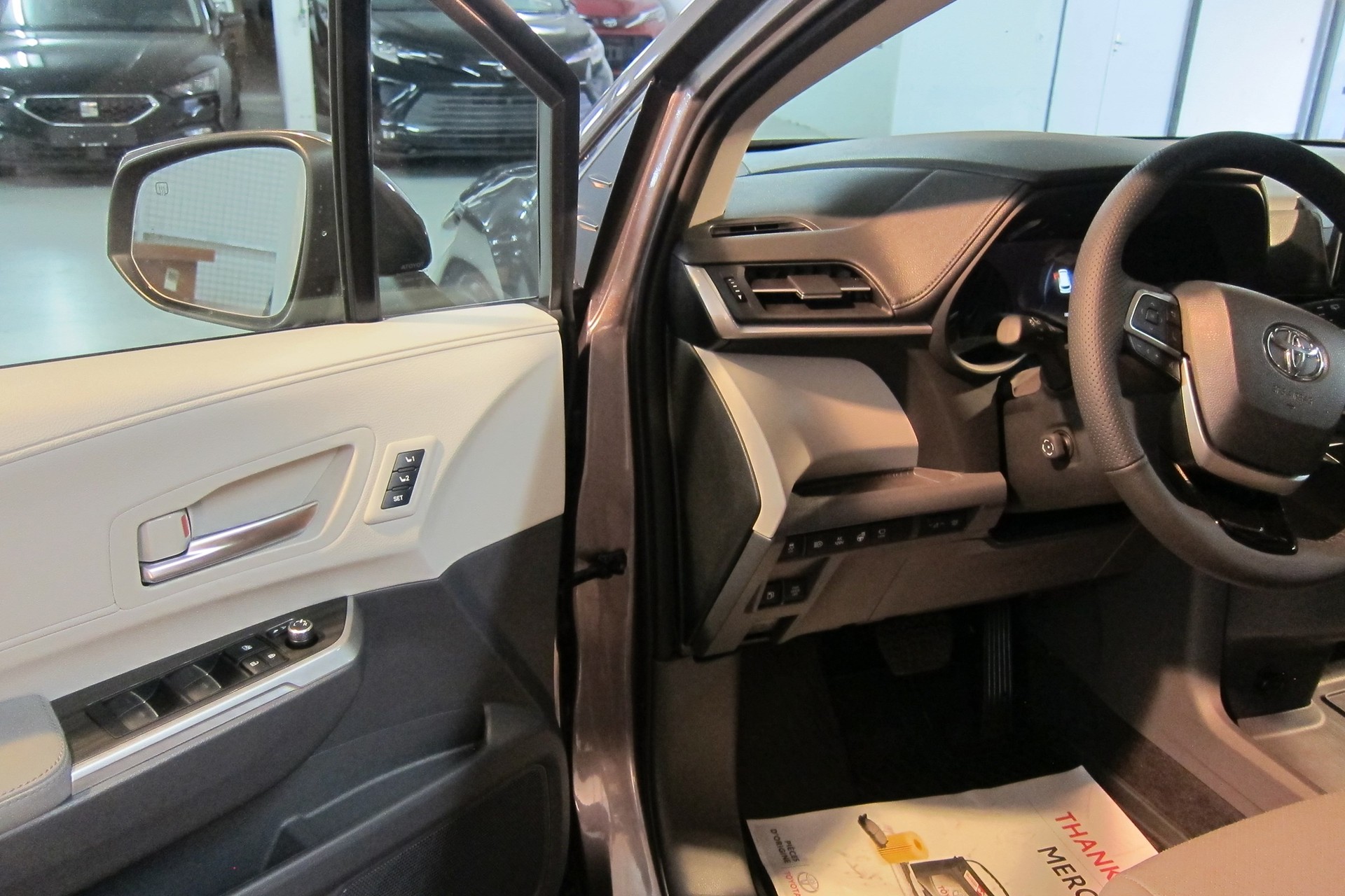 TOYOTA SIENNA HYBRID AWD LIMITED TECHNOLOGY-PAKET-image-11