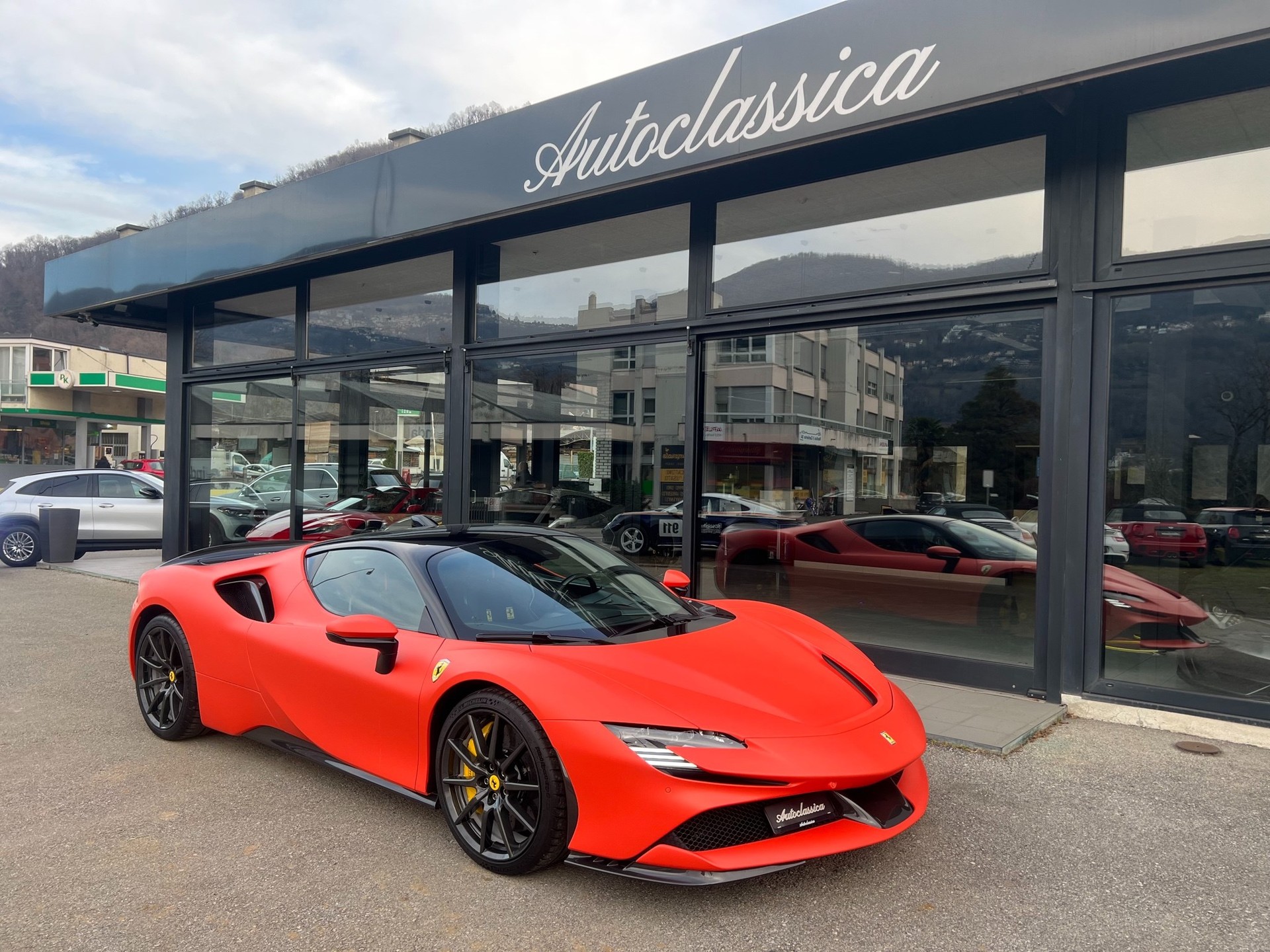 FERRARI SF90 Stradale-image-4