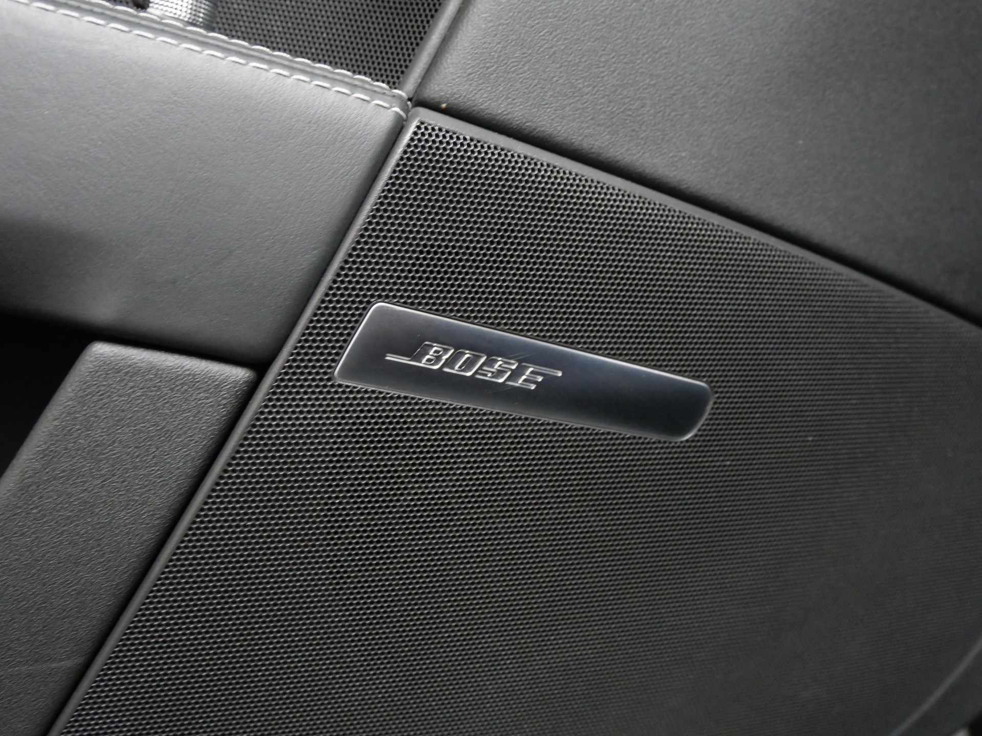 AUDI TTS Roadster 2.0 TFSI quattro S-tronic Cabrio-image-25