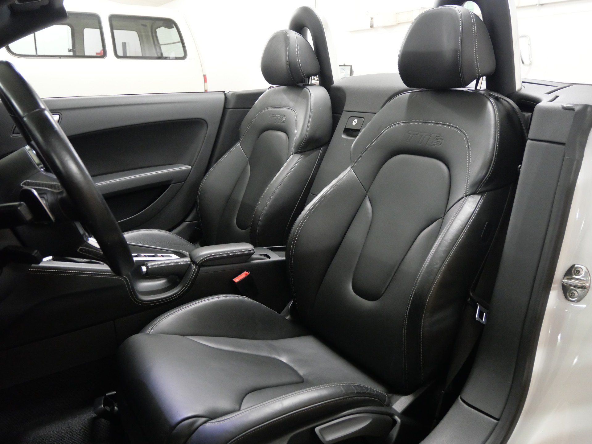 AUDI TTS Roadster 2.0 TFSI quattro S-tronic Cabrio-image-22