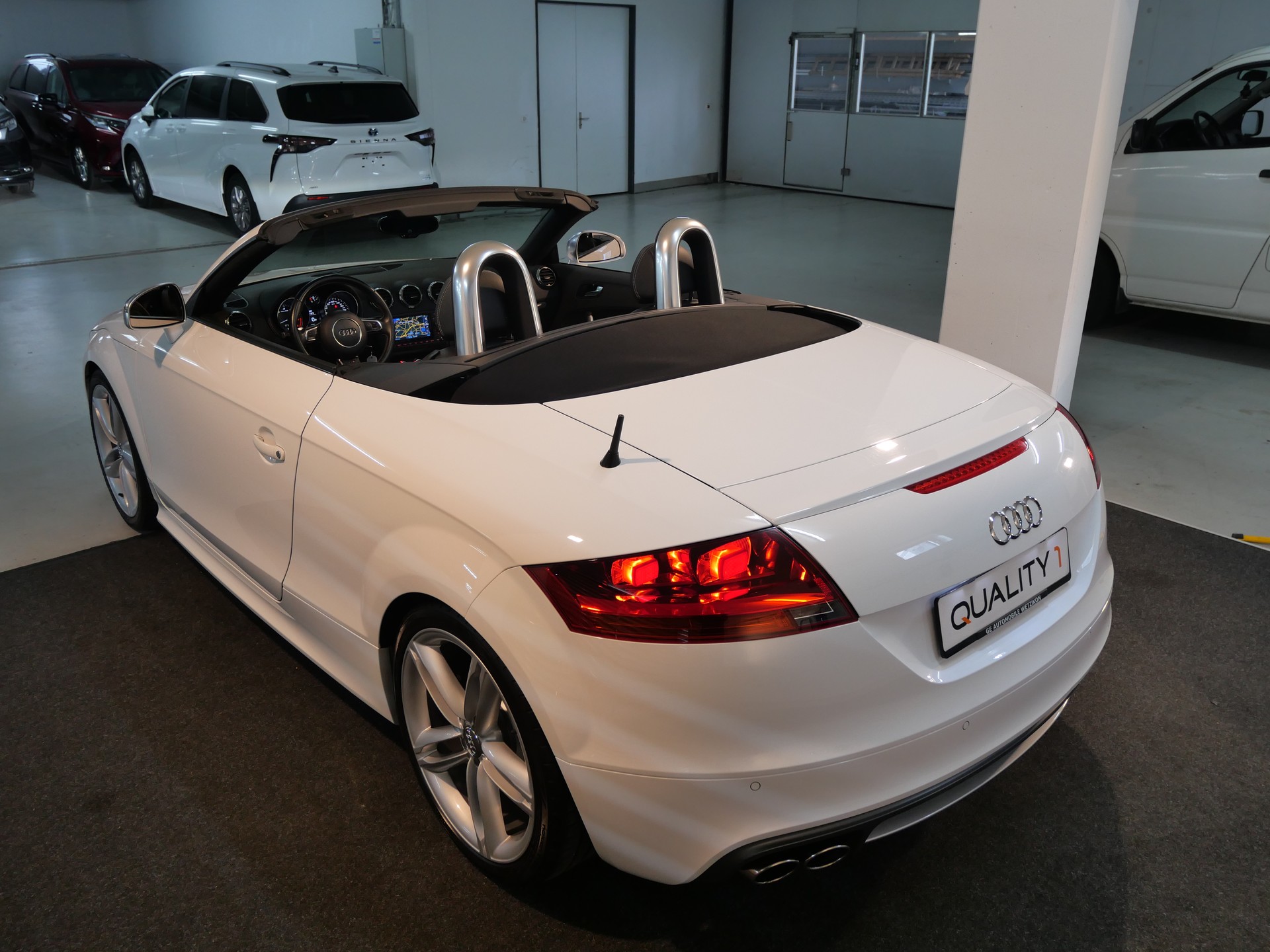 AUDI TTS Roadster 2.0 TFSI quattro S-tronic Cabrio-image-14