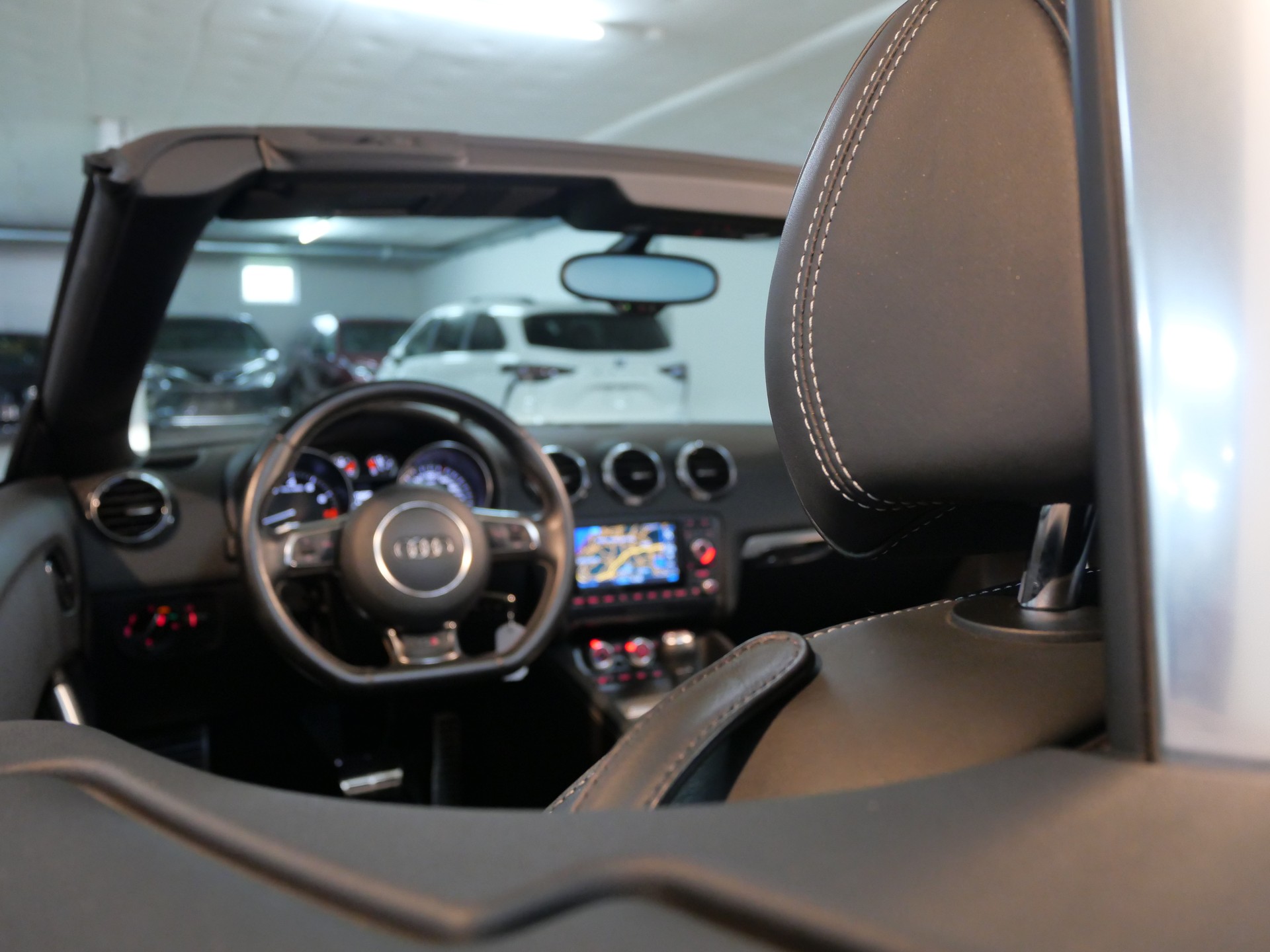 AUDI TTS Roadster 2.0 TFSI quattro S-tronic Cabrio-image-24