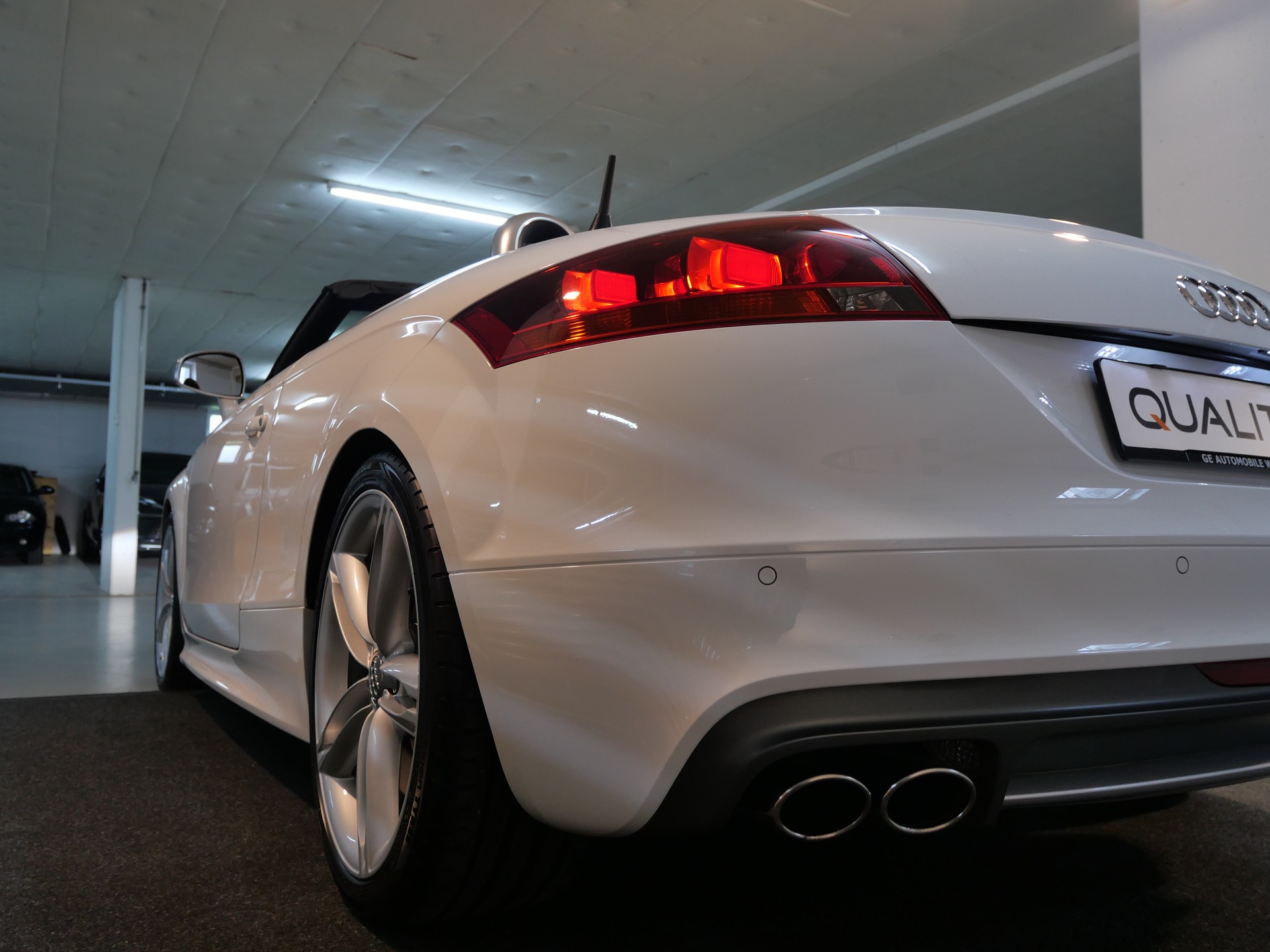 AUDI TTS Roadster 2.0 TFSI quattro S-tronic Cabrio-image-15