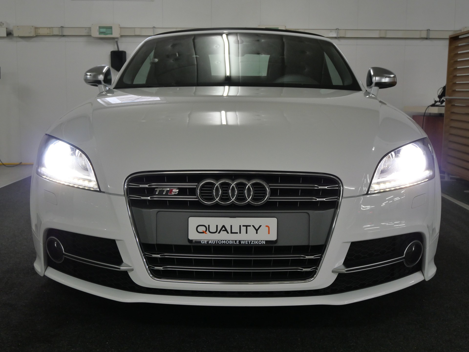 AUDI TTS Roadster 2.0 TFSI quattro S-tronic Cabrio-image-3