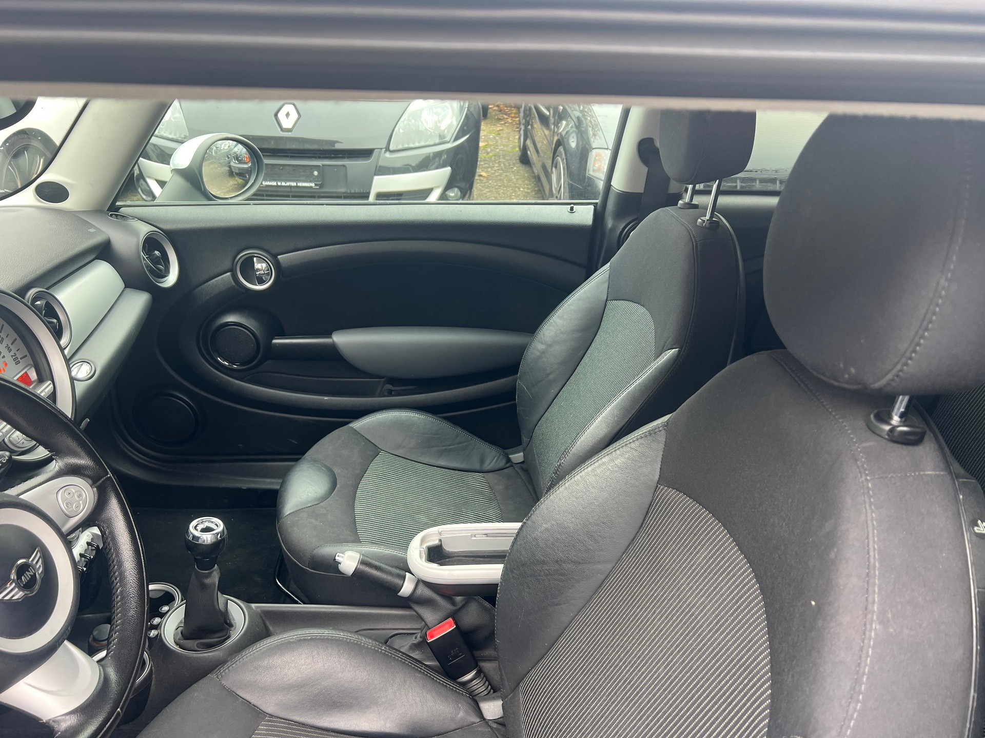 MINI Mini Clubman Cooper D-image-10