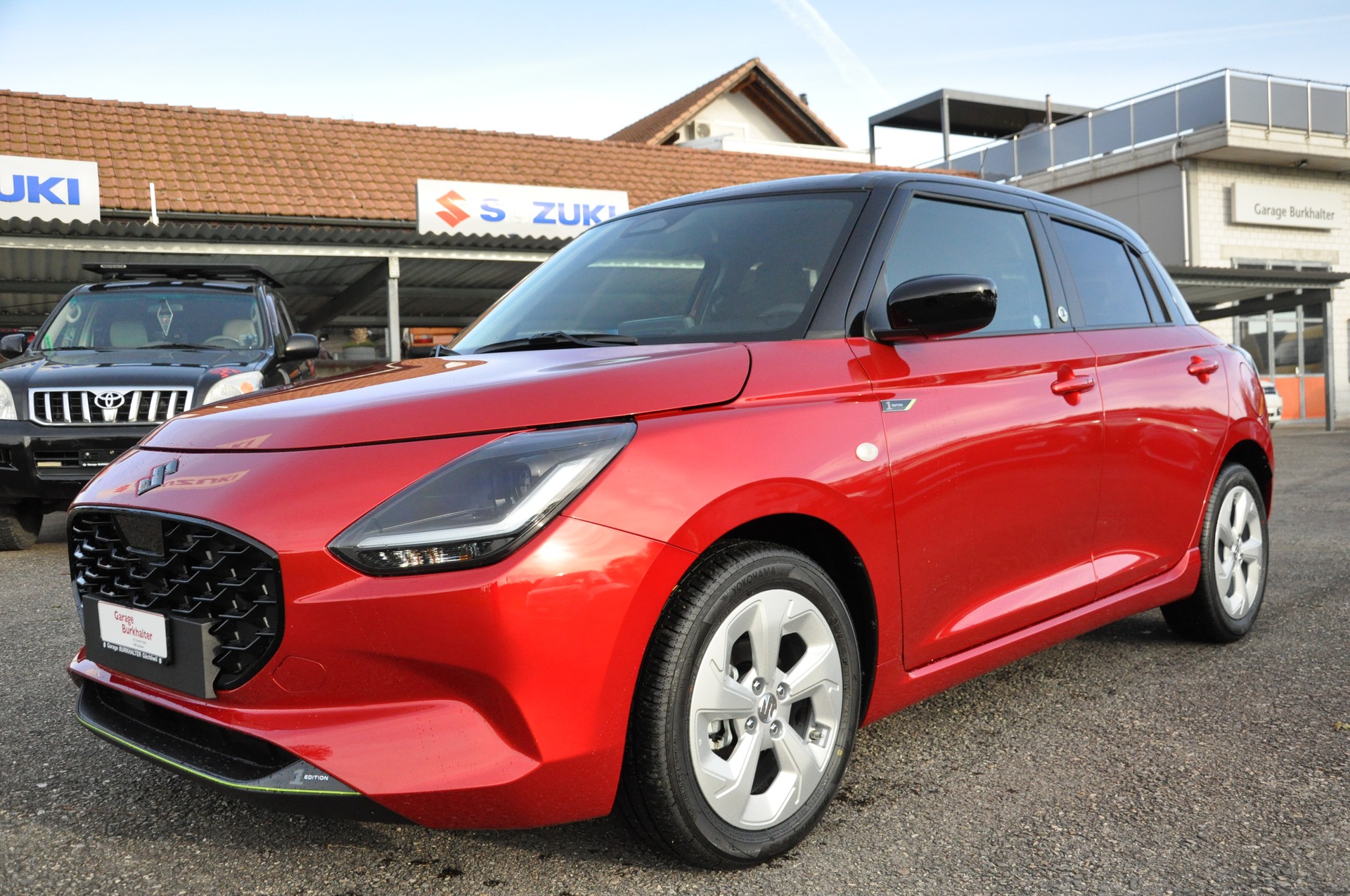 SUZUKI Swift 1.2 1st Edition Hybrid CVT-showroom-element-1