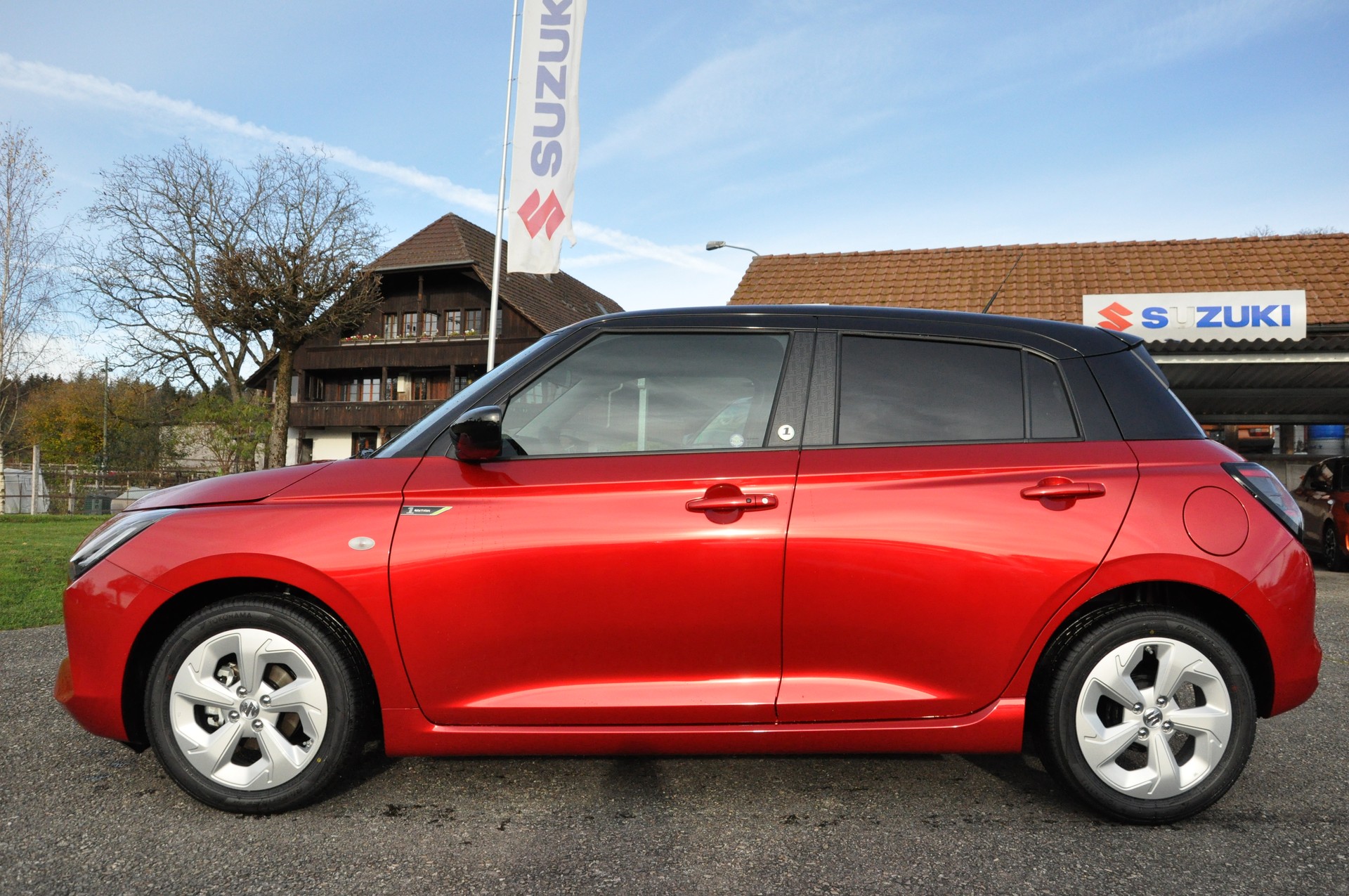 SUZUKI Swift 1.2 1st Edition Hybrid CVT-showroom-element-2