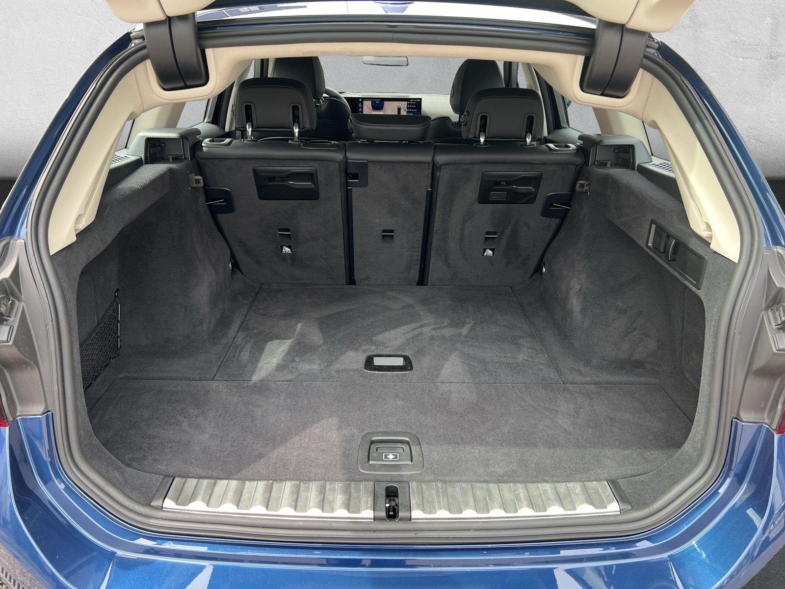 BMW 320d xDrive 48V Touring (CH)📍-image-4