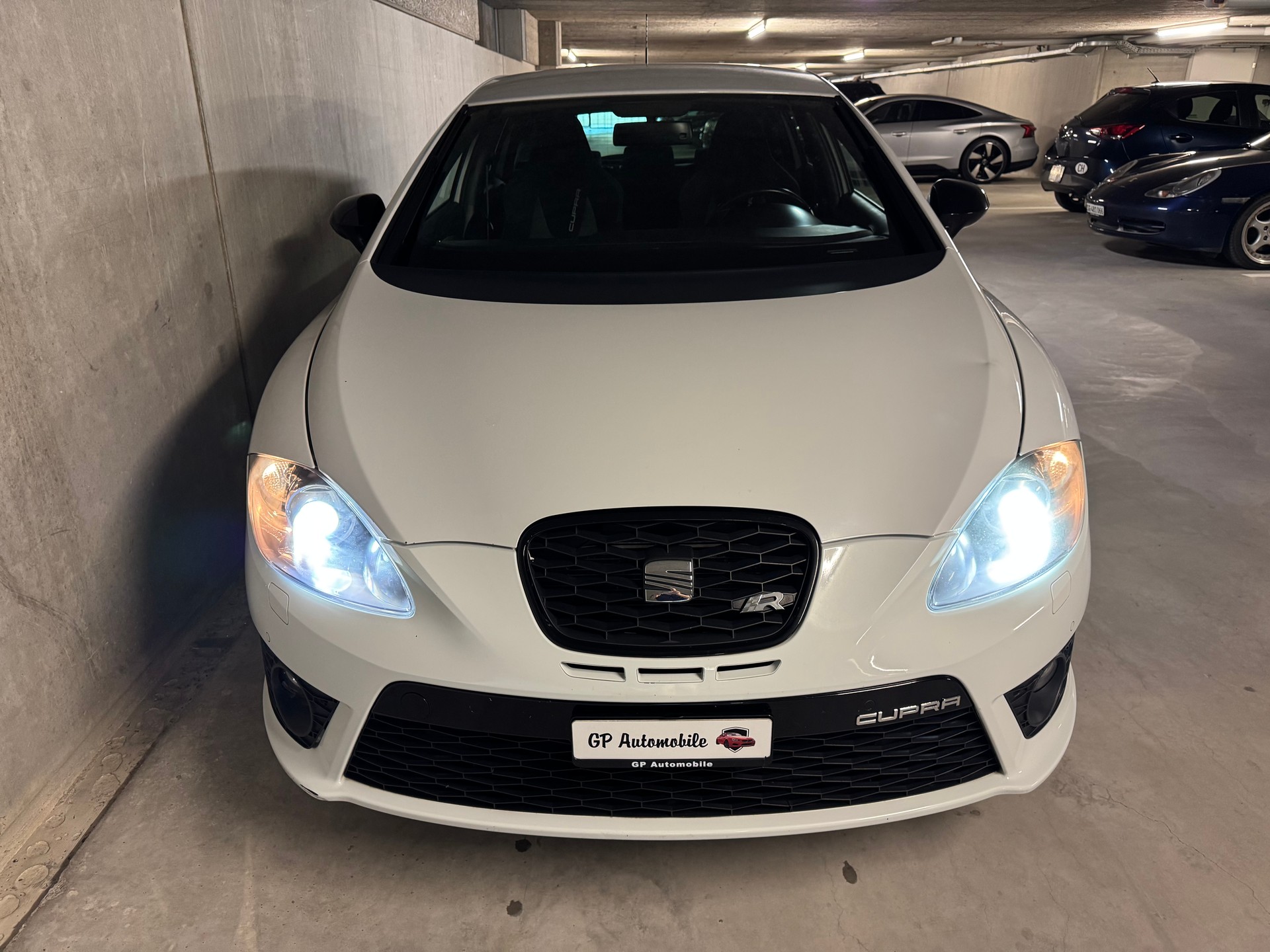 SEAT Leon 2.0 TSI Cupra R310 World Champion Edition-image-7