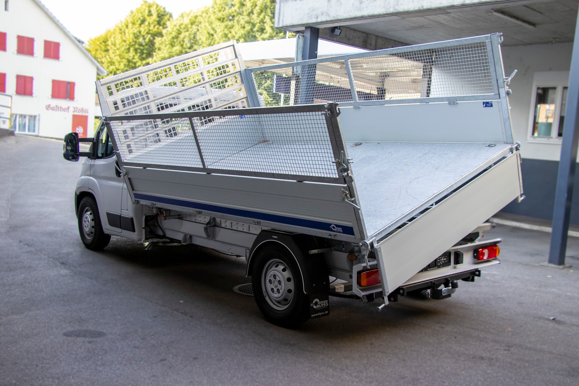 PEUGEOT Boxer 3- Seiten Kipper 435 L3 165 PS-showroom-element-3