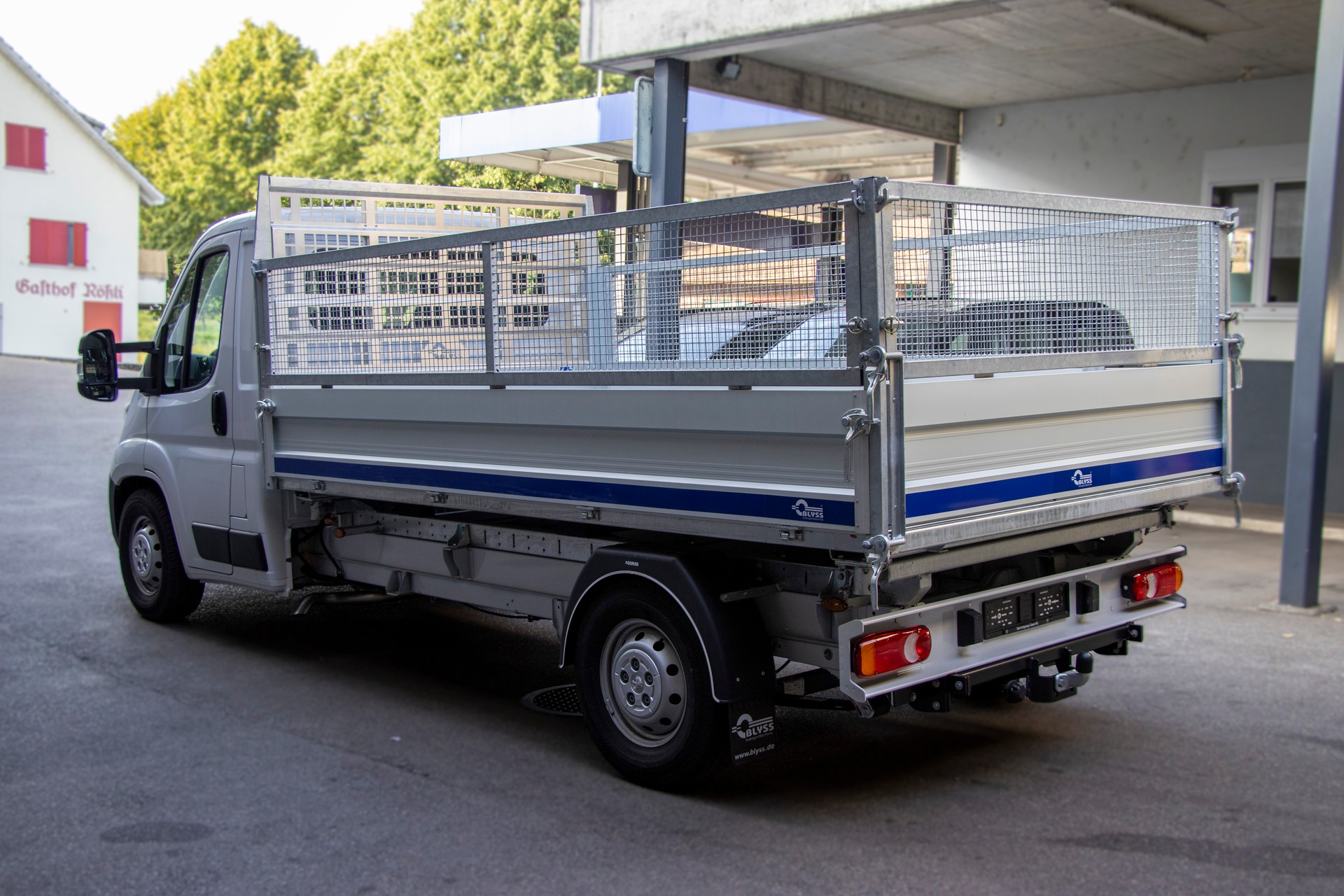 PEUGEOT Boxer 3- Seiten Kipper 435 L3 165 PS-showroom-element-1