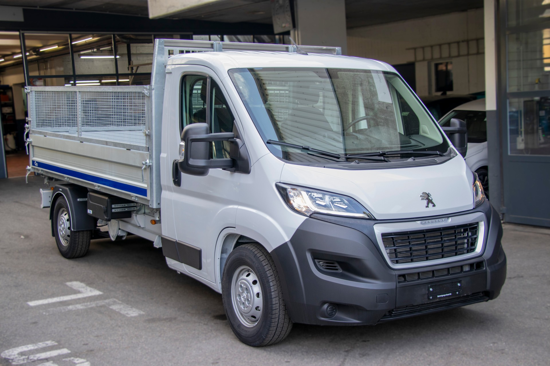 PEUGEOT Boxer 3- Seiten Kipper 435 L3 165 PS-image-9