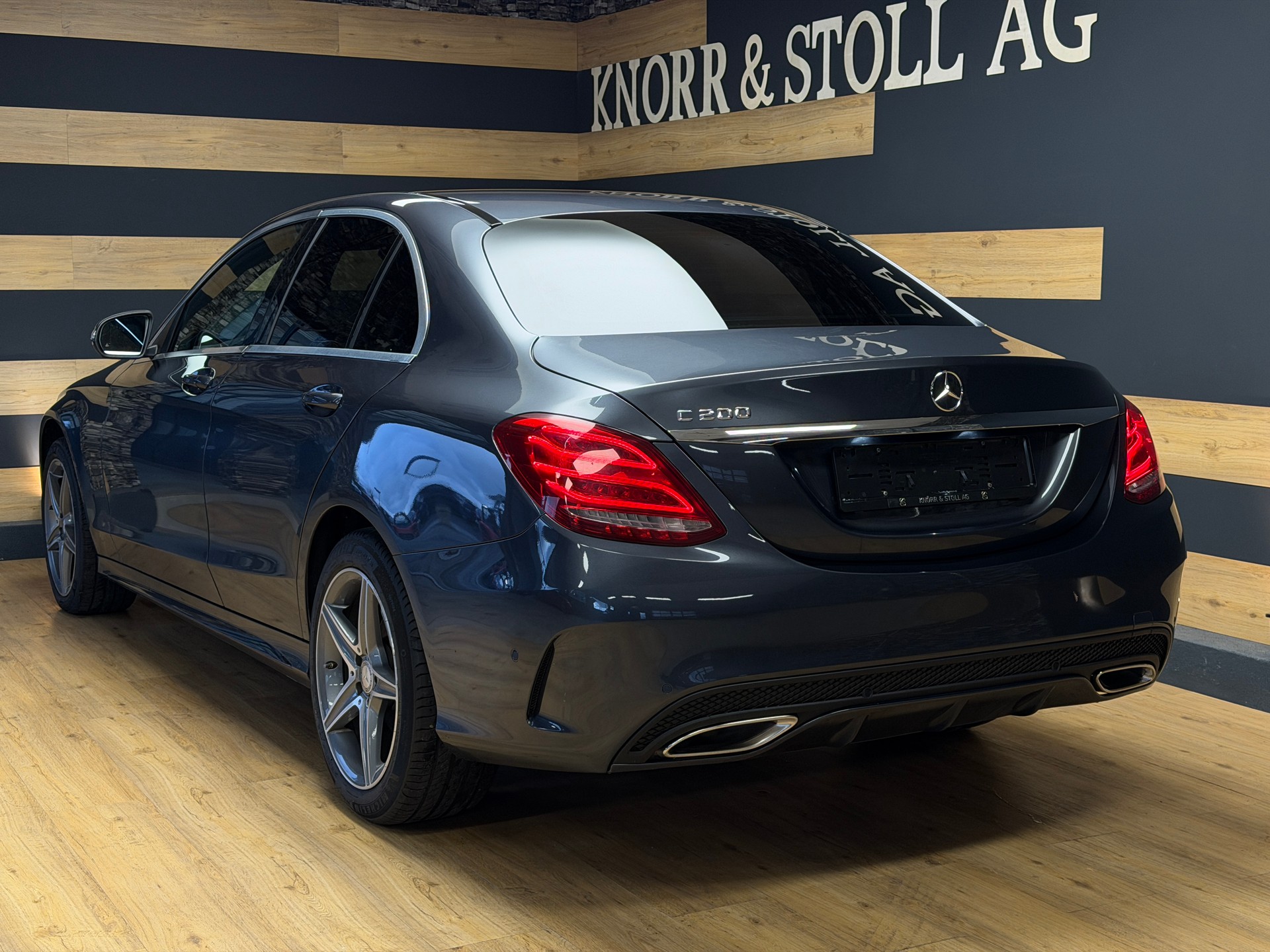 MERCEDES-BENZ C 200 Swiss Star Edition AMG Line 7G-Tronic-image-19