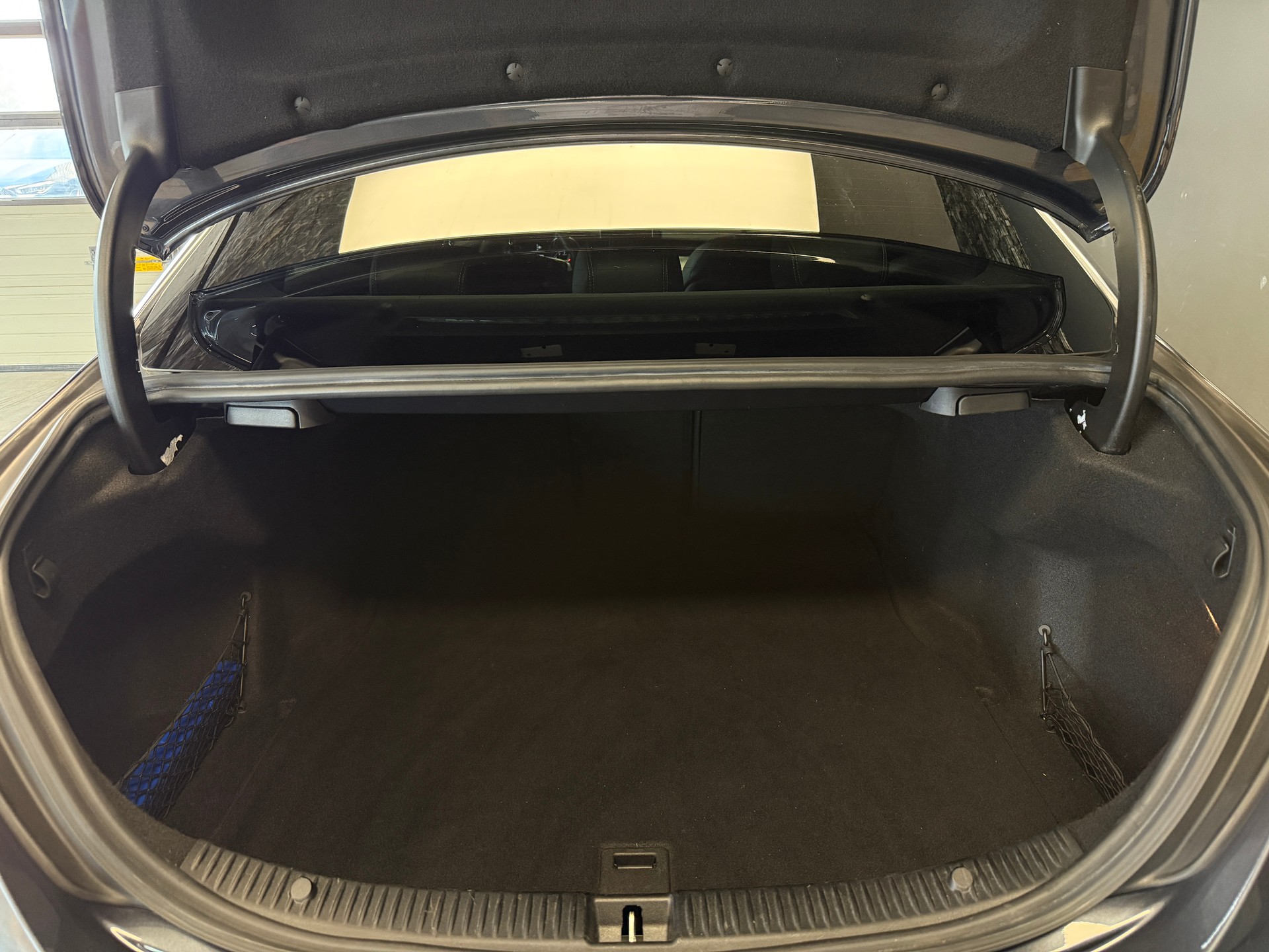 MERCEDES-BENZ C 200 Swiss Star Edition AMG Line 7G-Tronic-image-18