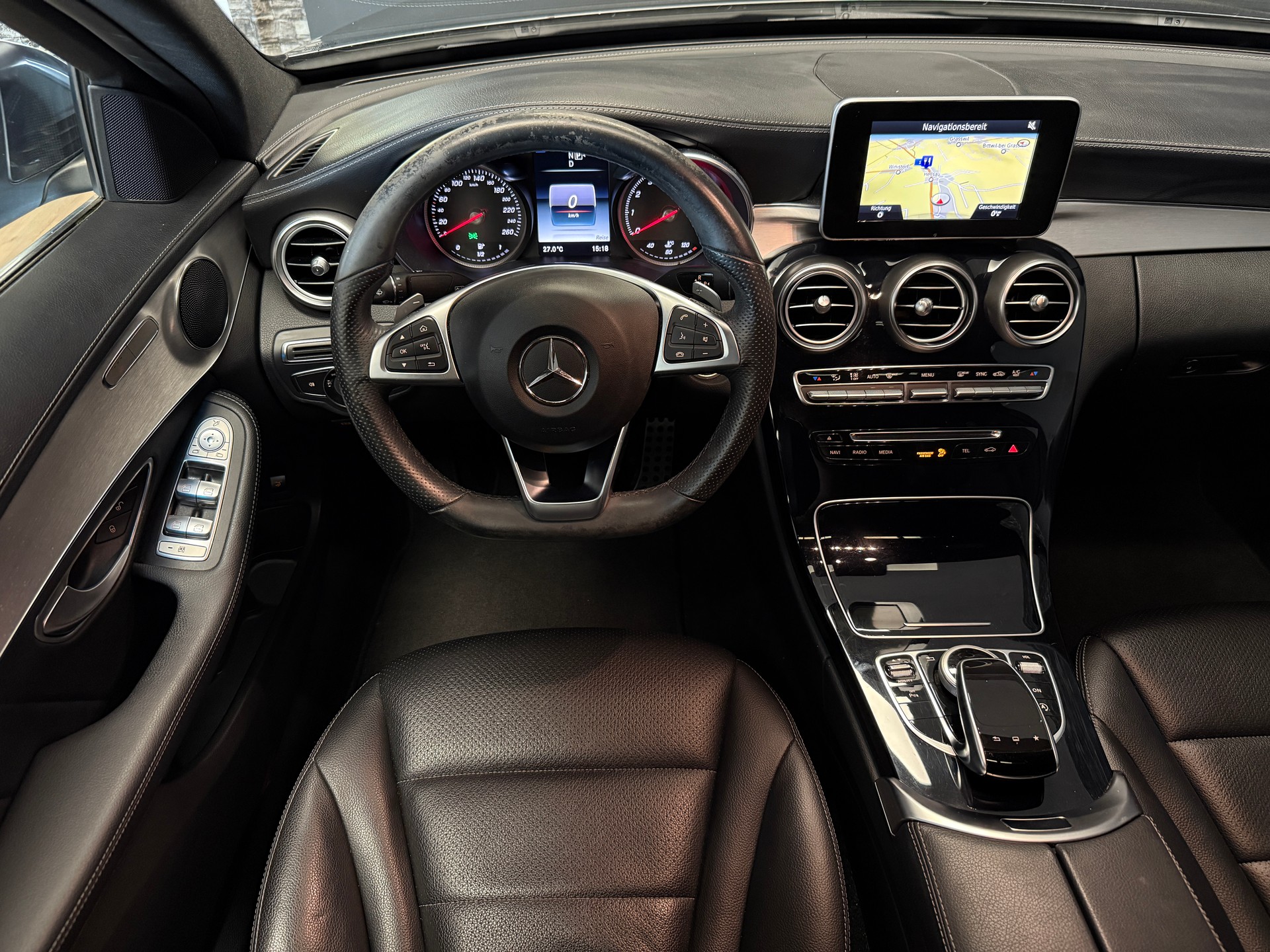 MERCEDES-BENZ C 200 Swiss Star Edition AMG Line 7G-Tronic-image-5