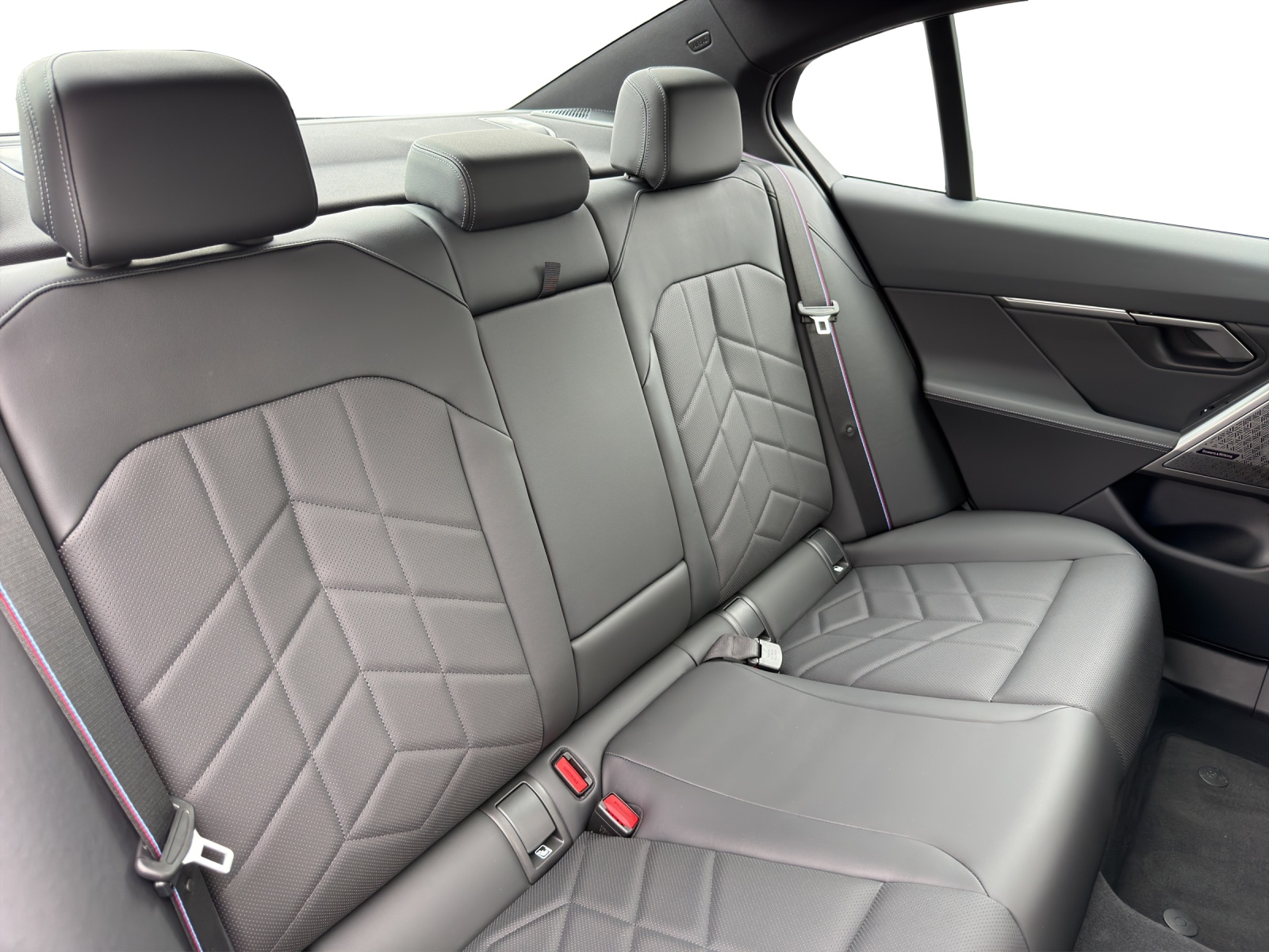 BMW i5 M60 xDrive M Sport Pro-image-18