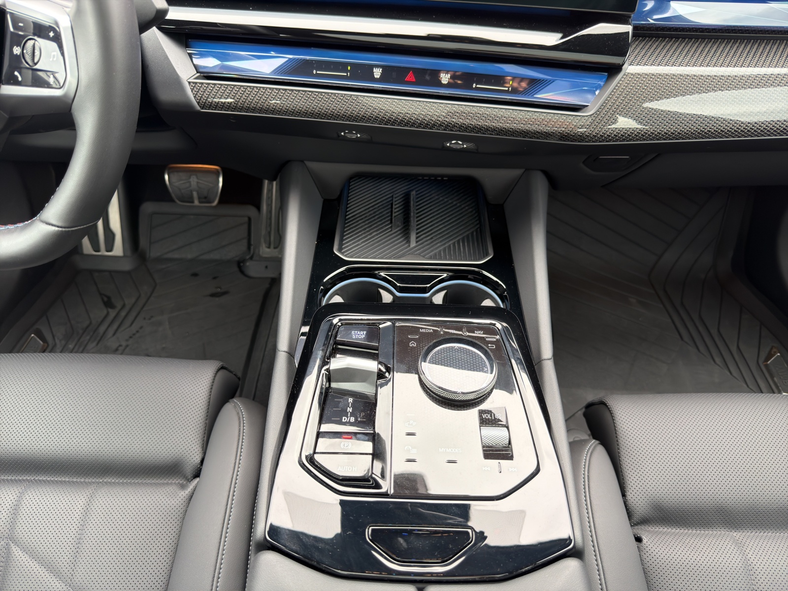 BMW i5 M60 xDrive M Sport Pro-image-12