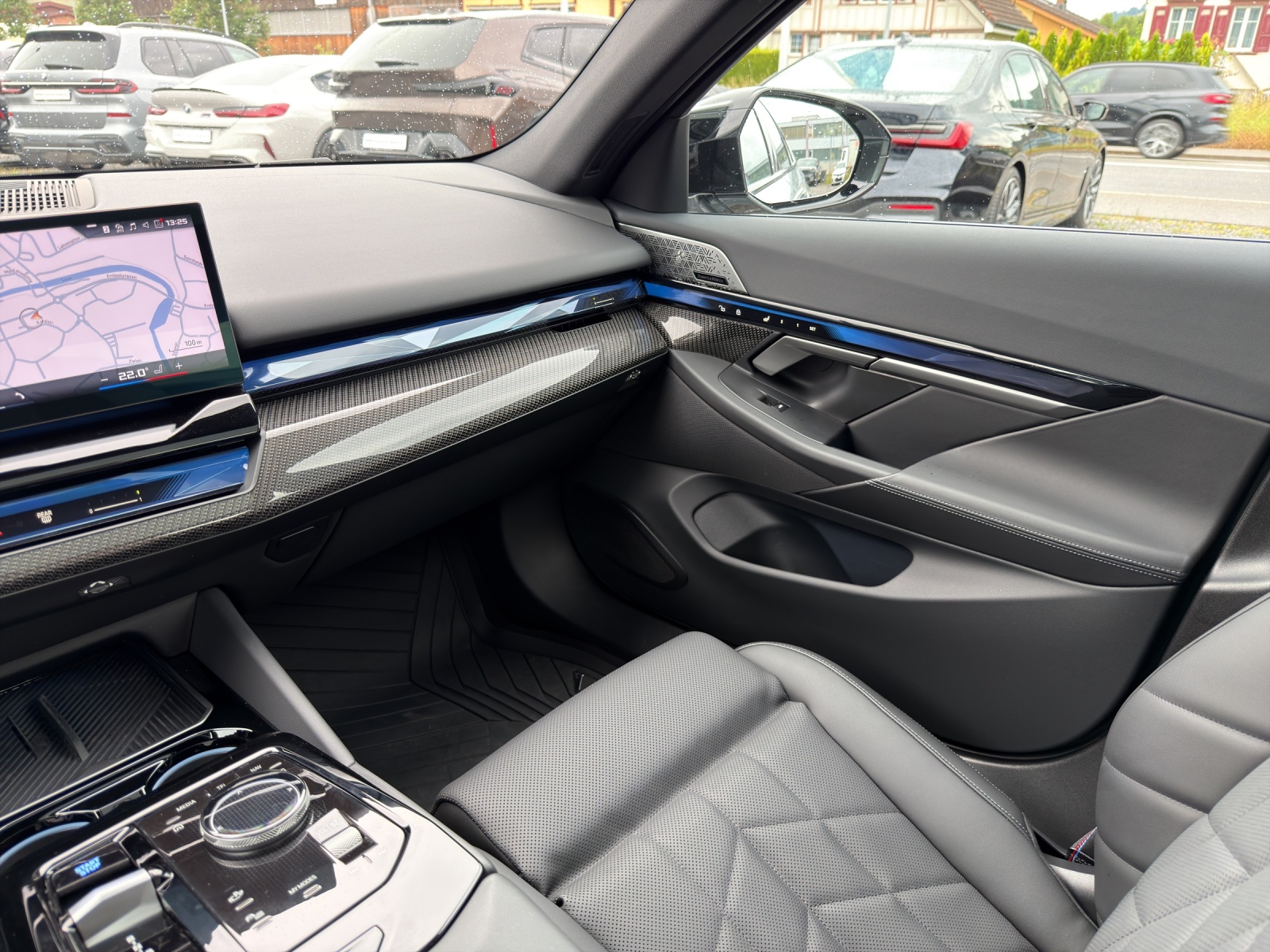 BMW i5 M60 xDrive M Sport Pro-image-15