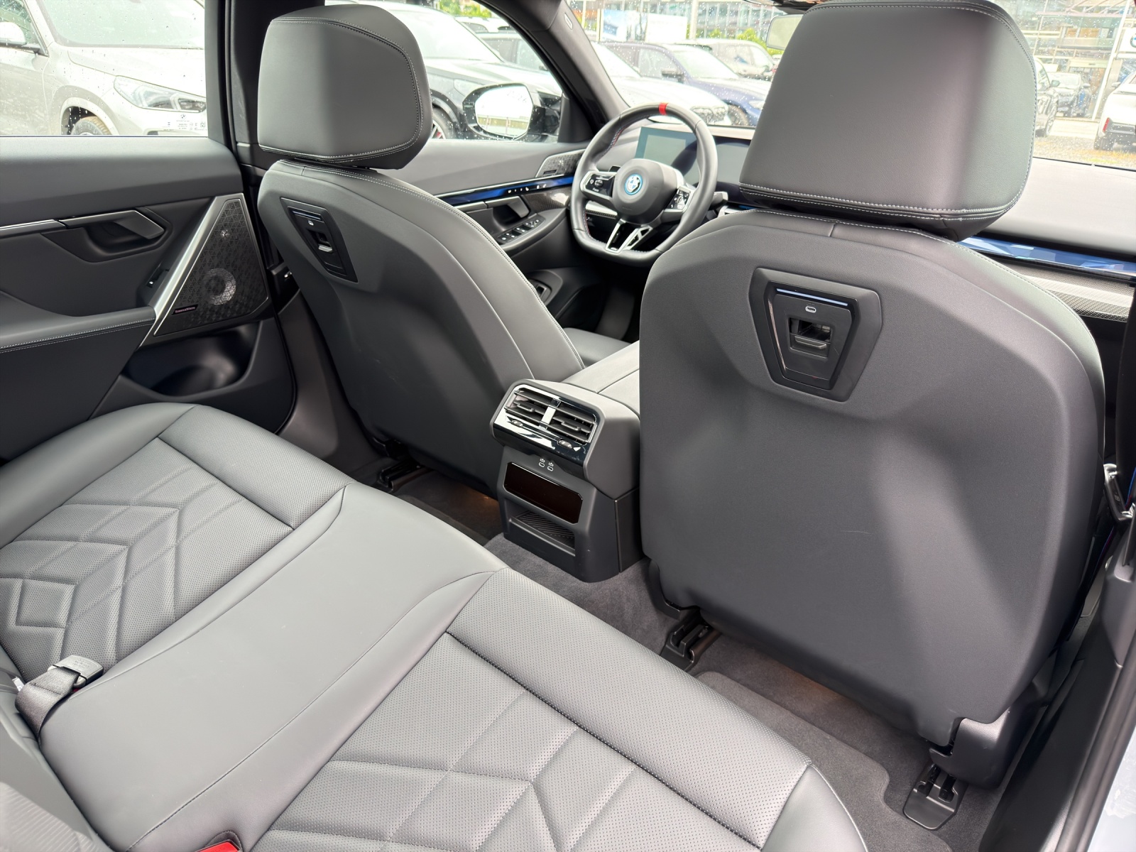 BMW i5 M60 xDrive M Sport Pro-image-19