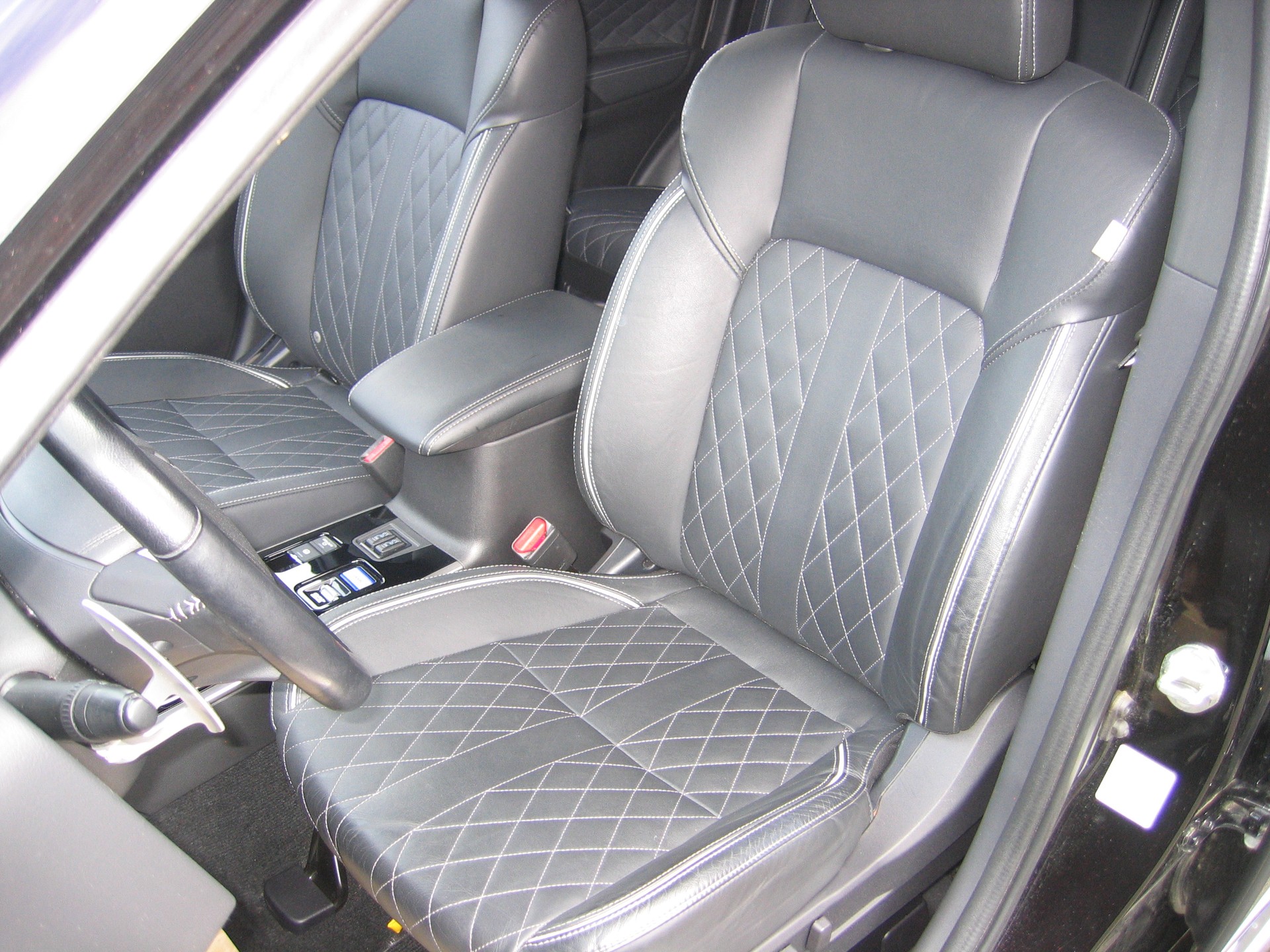 MITSUBISHI Outlander 2.4 PHEV Diamond S-Edition 4WD Automatic-image-7
