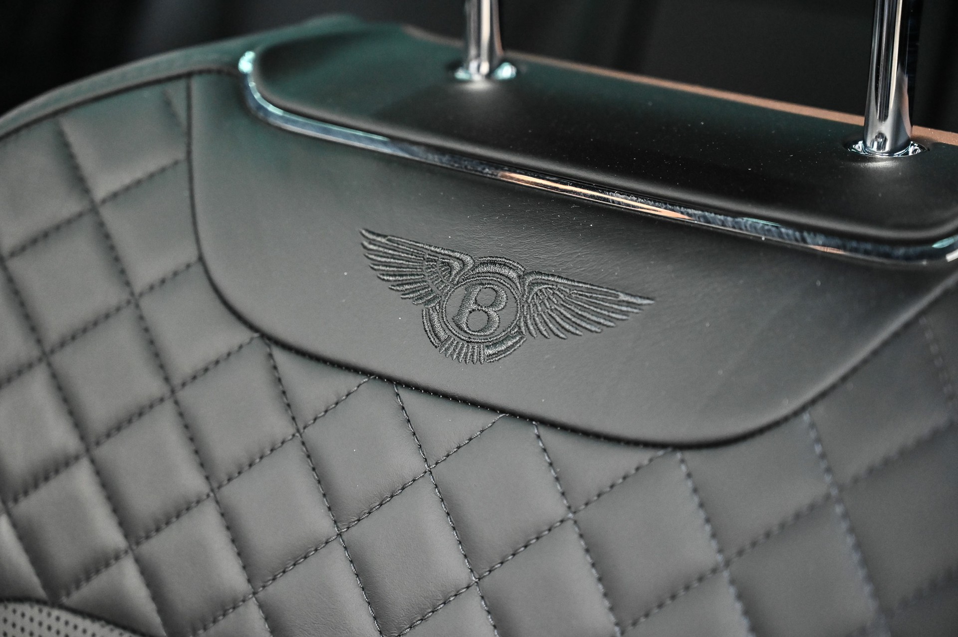 BENTLEY Bentayga 6.0 W12-image-16