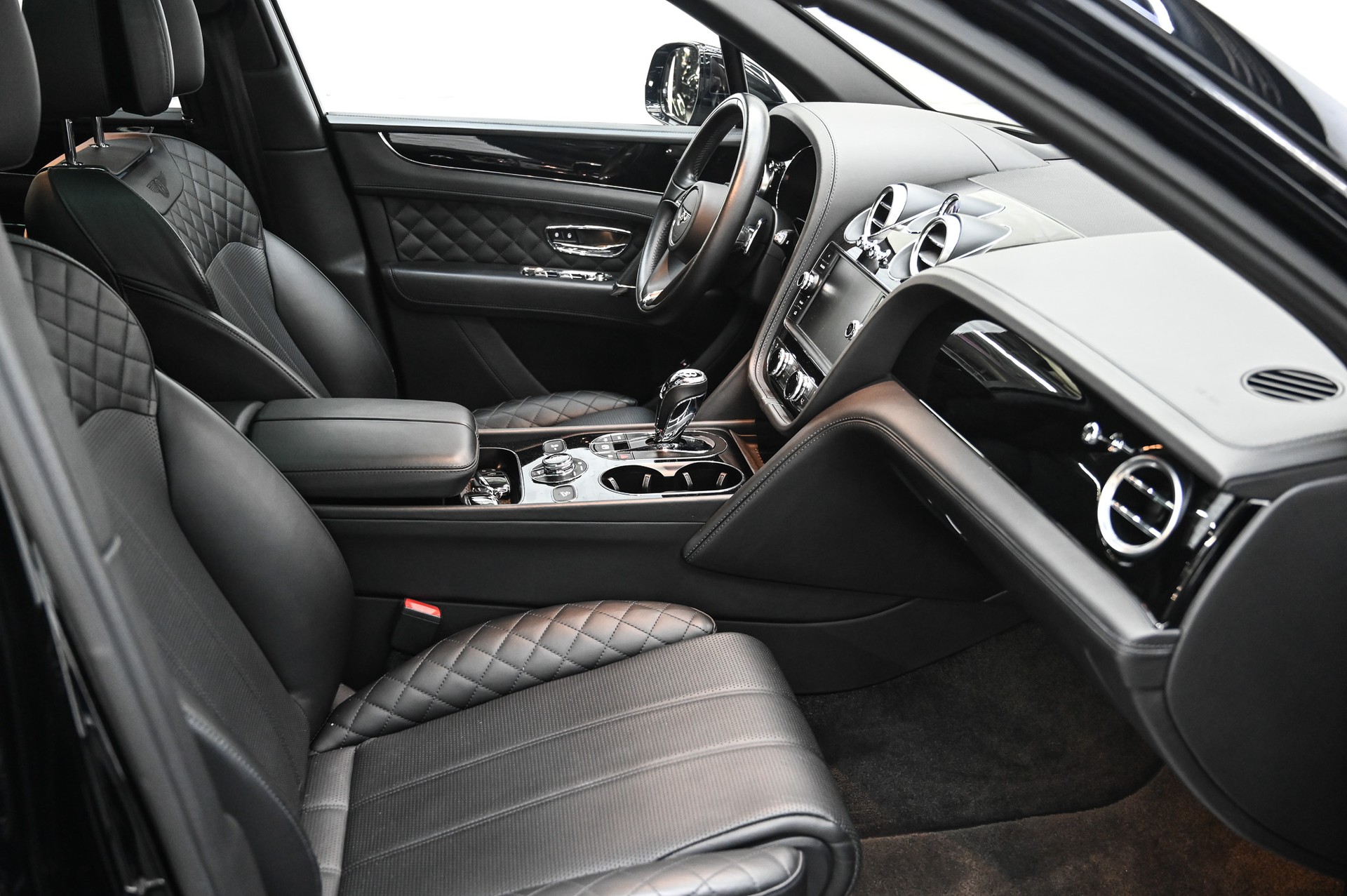 BENTLEY Bentayga 6.0 W12-image-22