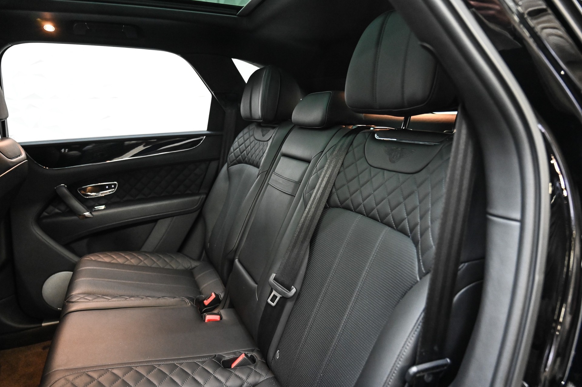 BENTLEY Bentayga 6.0 W12-image-19