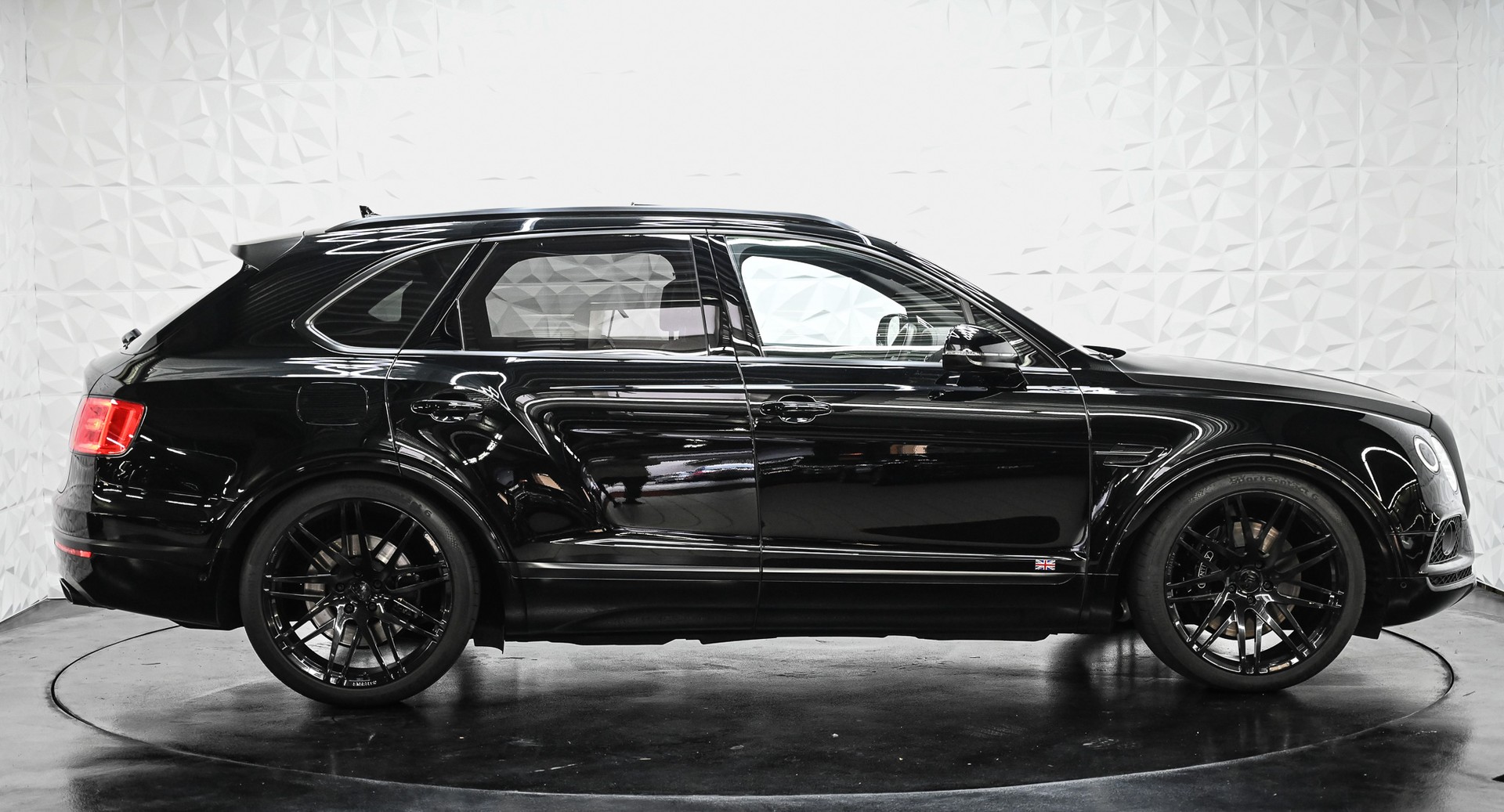 BENTLEY Bentayga 6.0 W12-image-10