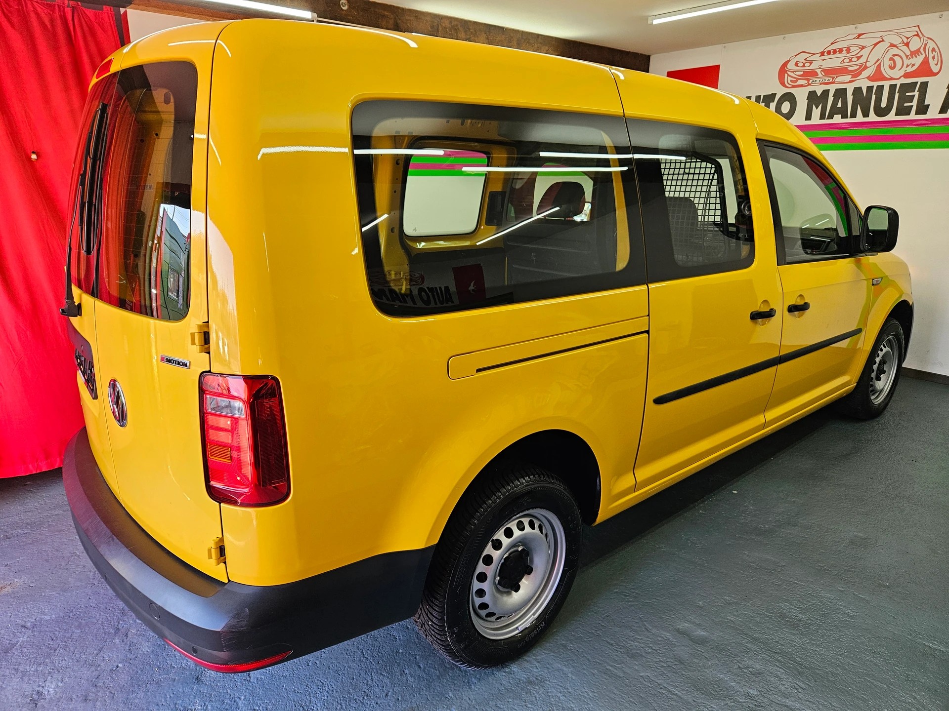 VW Caddy Maxi 2.0TDI 4Motion-image-7