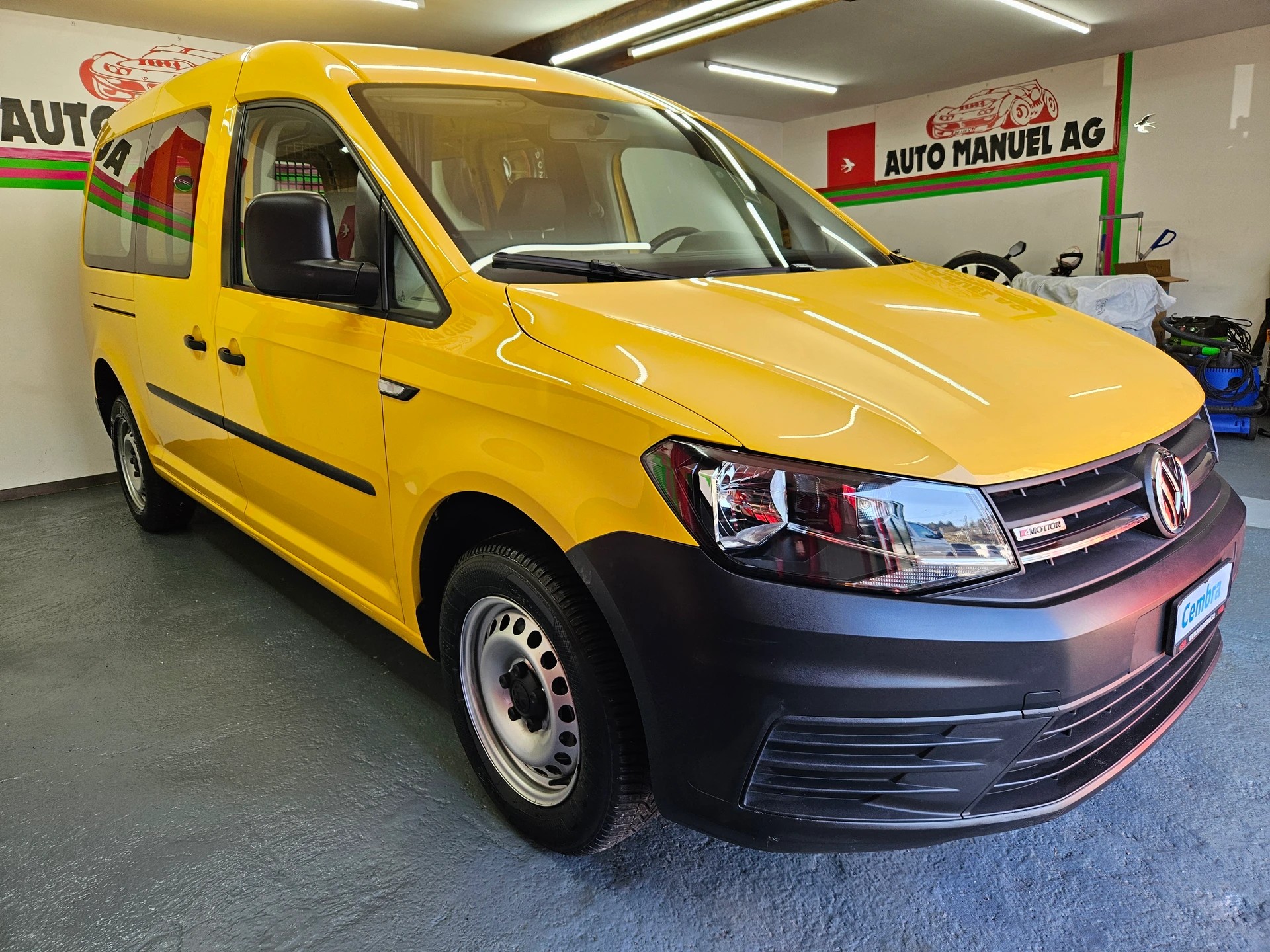 VW Caddy Maxi 2.0TDI 4Motion-image-2