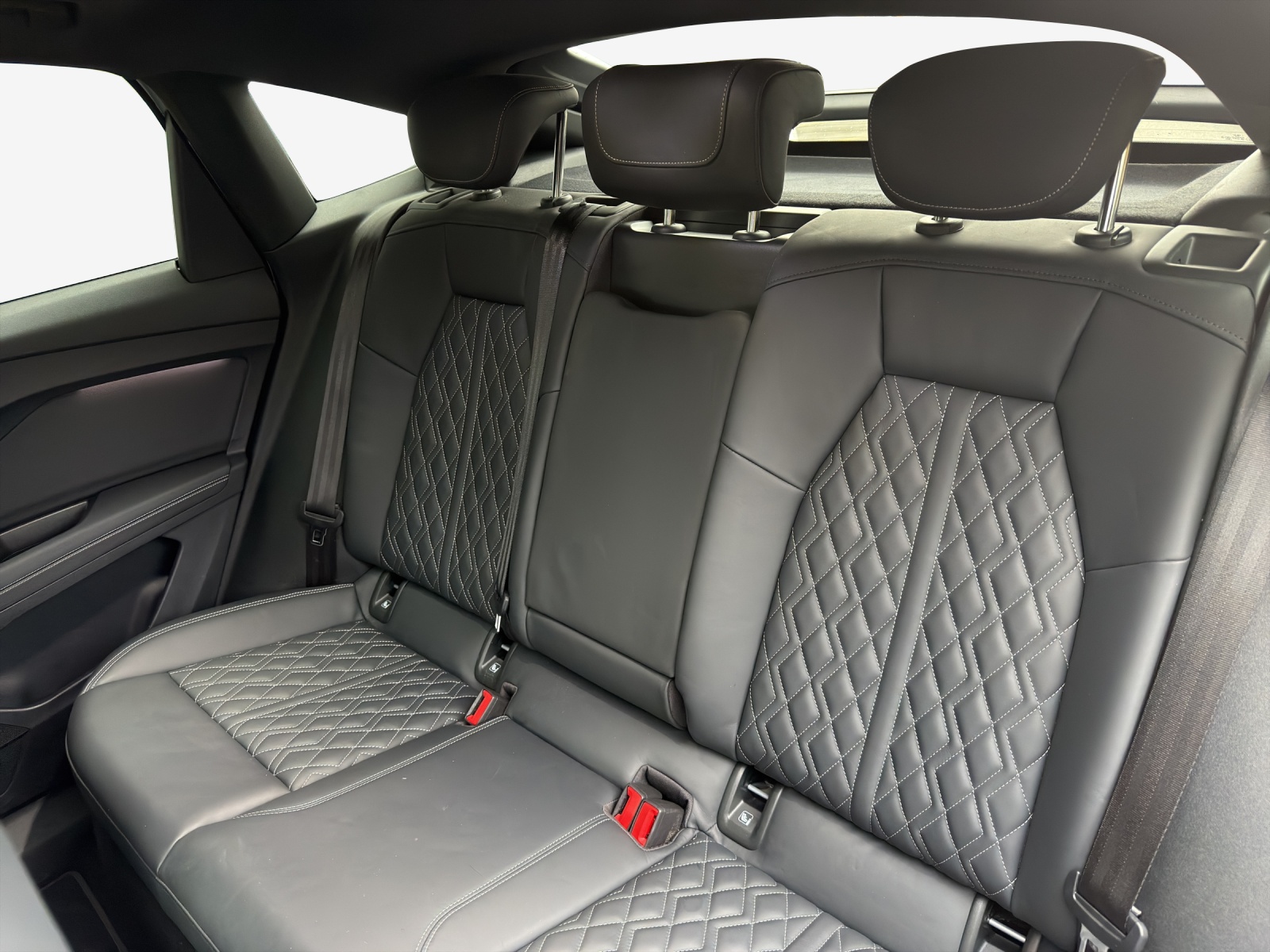 AUDI Q4 Sportback e-tron 50 quattro-image-11